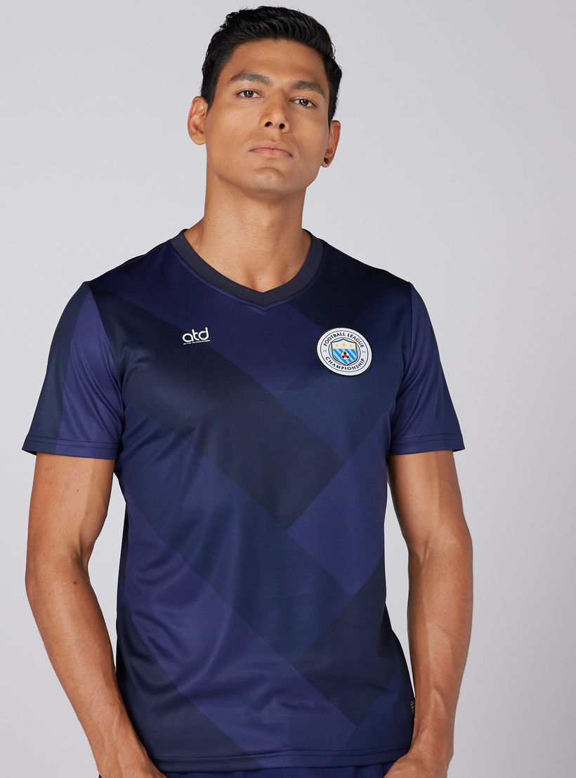 تيشيرت بياقة V وأكمام قصيرة وطبعات الأرجنتين-men-clothing-tshirtsandpolos-tshirts-image-2