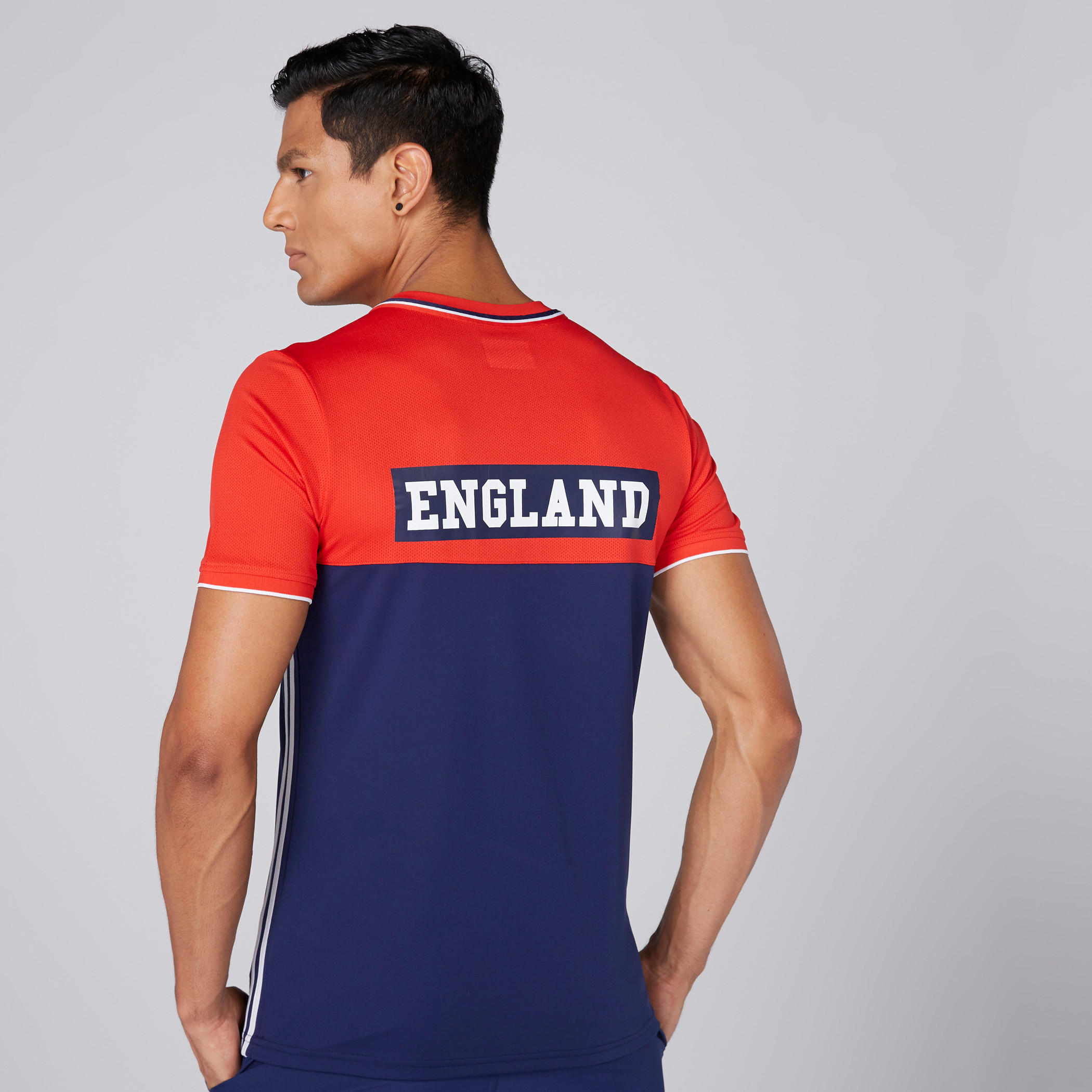 تيشيرت بياقة مستديرة وأكمام قصيرة وطبعات إنجلترا-men-clothing-tshirtsandpolos-tshirts-image-3