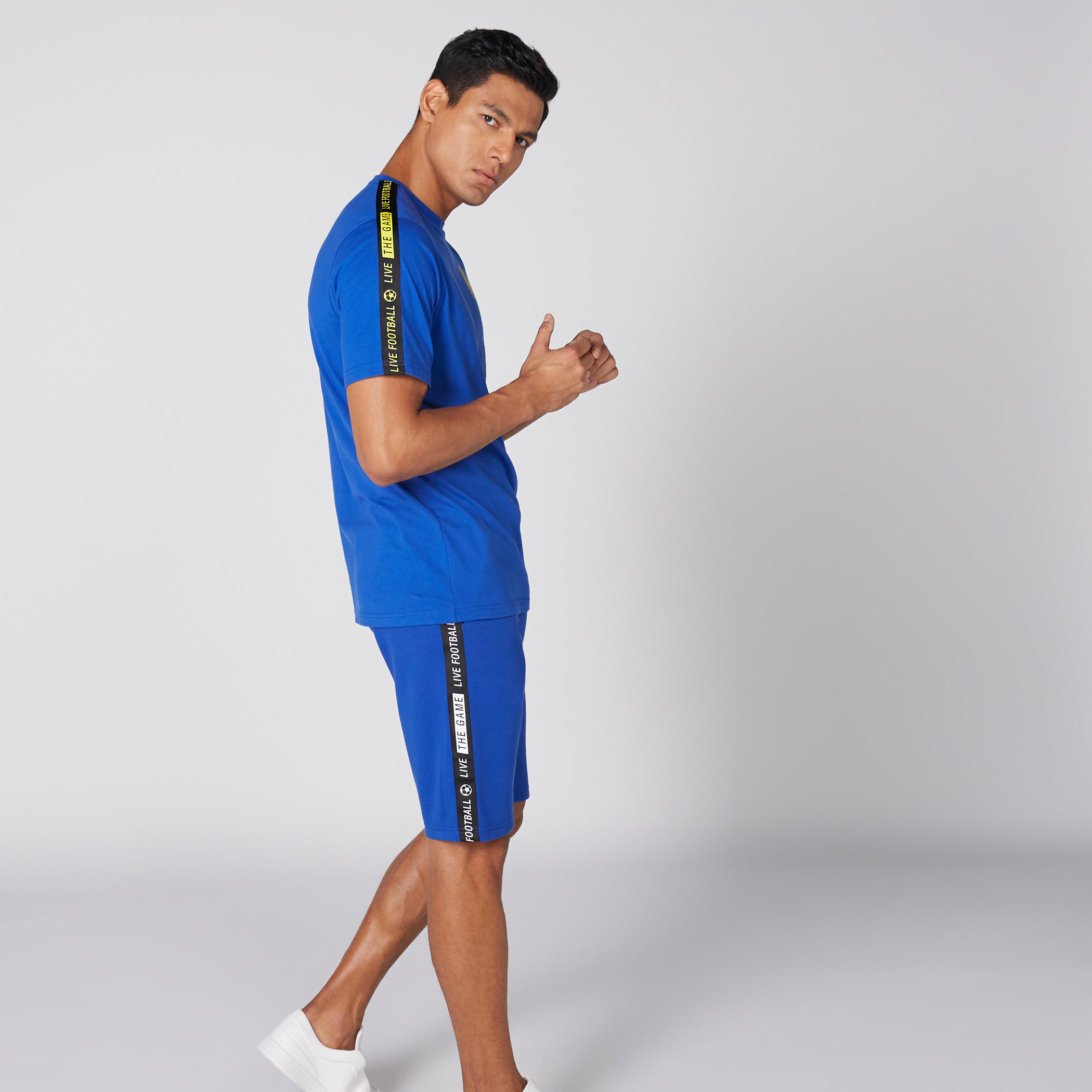 تيشيرت بأكمام قصيرة وطبعات-men-clothing-tshirtsandpolos-tshirts-image-2