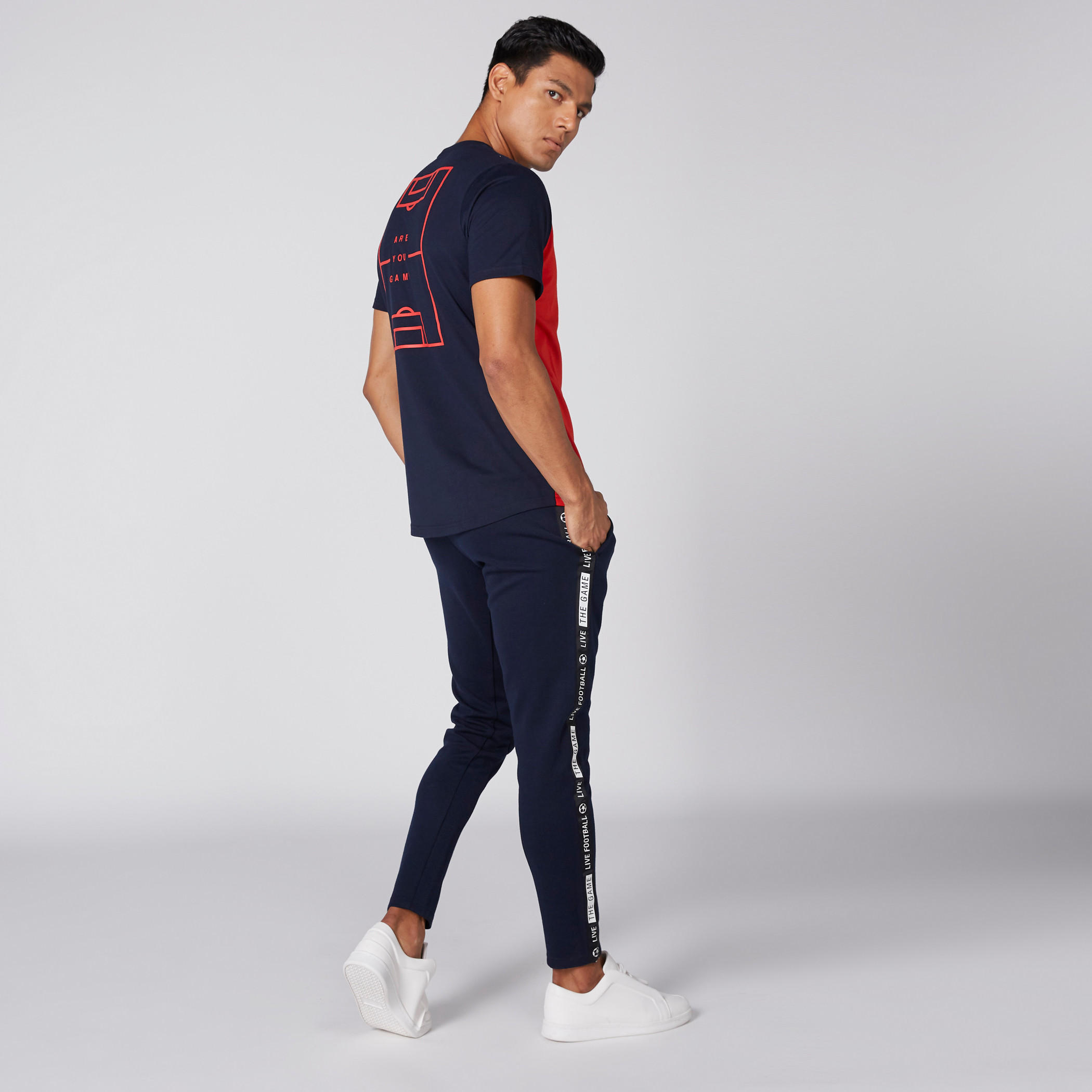 تيشيرت بياقة مستديرة وأكمام قصيرة وطبعات -men-clothing-tshirtsandpolos-tshirts-image-3