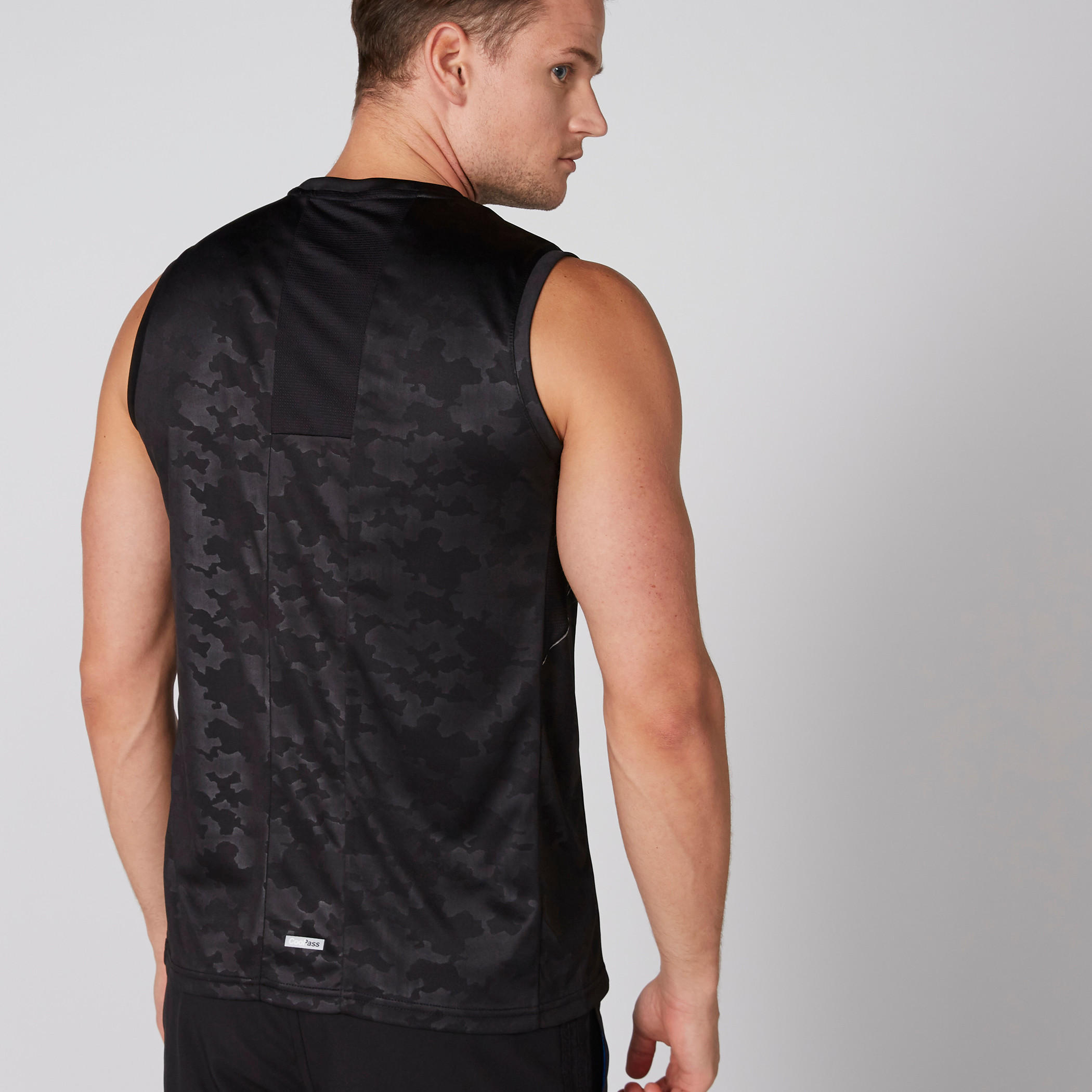 Printed Sleeveless T-Shirt with Round Neck-men-clothing-sportswearandactivewear-tshirtsandpolos-image-2