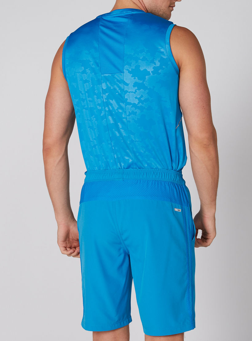 شورت بخصر مطّاطي وجيوب وتفاصيل شبكية-men-clothing-sportswearandactivewear-bottoms-image-2