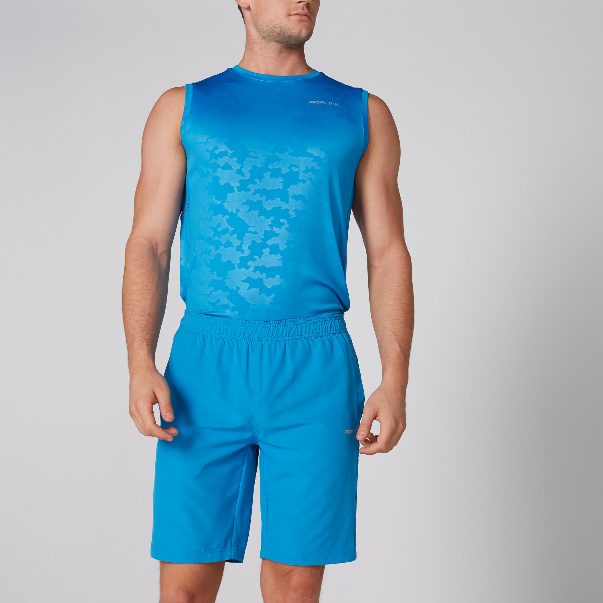 شورت بخصر مطّاطي وجيوب وتفاصيل شبكية-men-clothing-sportswearandactivewear-bottoms-image-3
