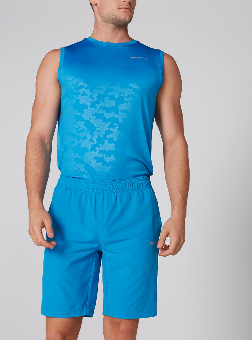 شورت بخصر مطّاطي وجيوب وتفاصيل شبكية-men-clothing-sportswearandactivewear-bottoms-image-3