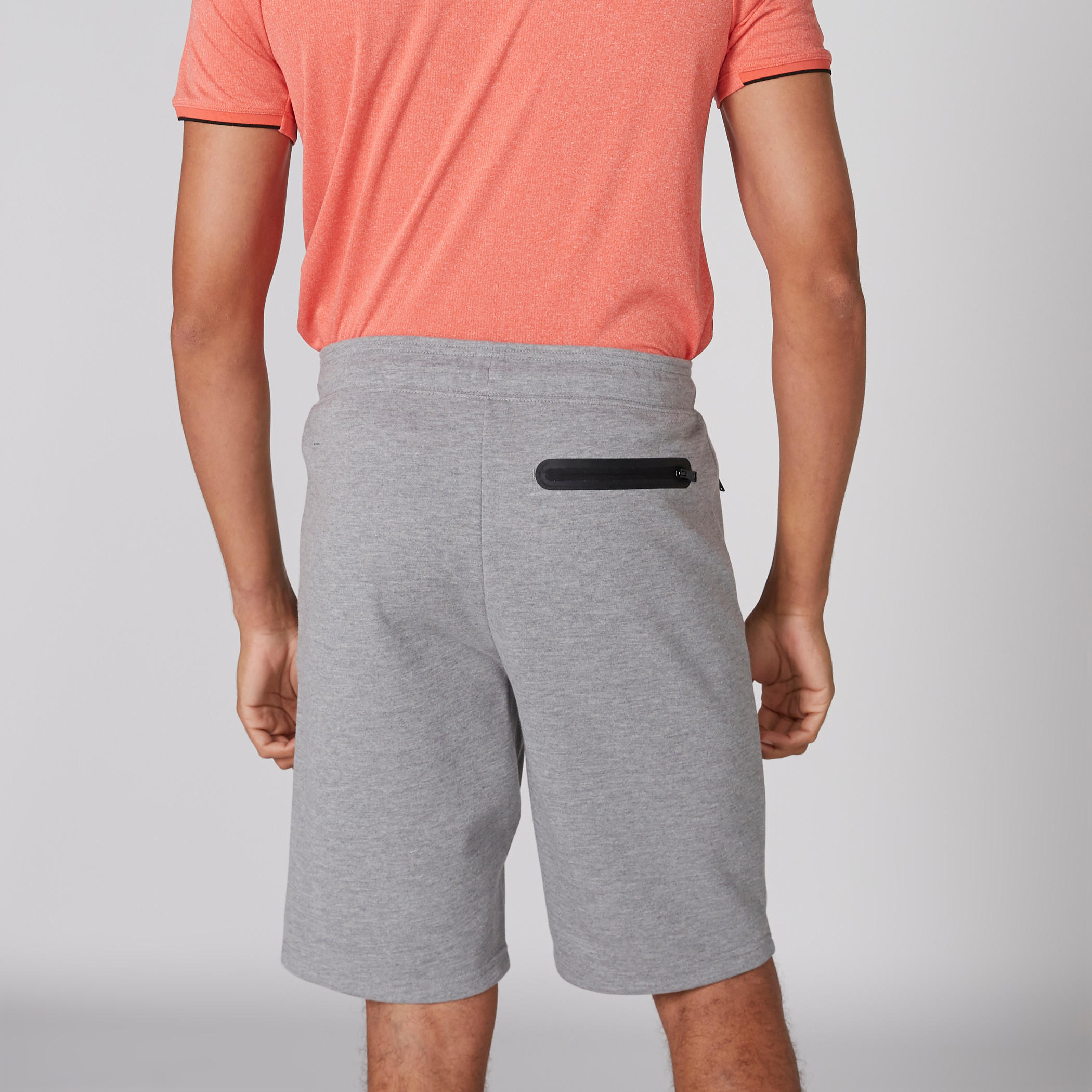 شورت بخصر مطّاطي وجيوب ورباط-men-clothing-sportswearandactivewear-bottoms-image-2