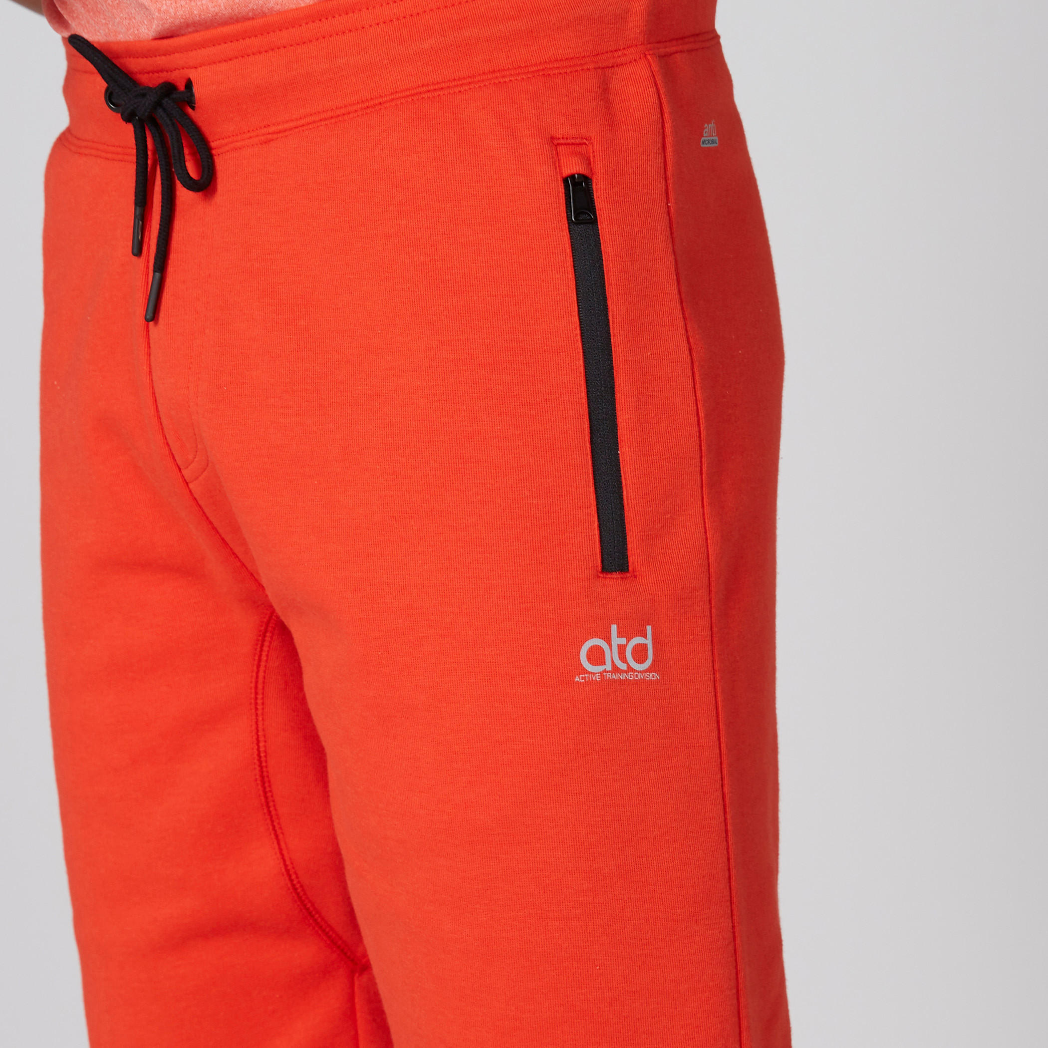 شورت بخصر مطّاطي ورباط وطبعات-men-clothing-sportswearandactivewear-bottoms-image-1