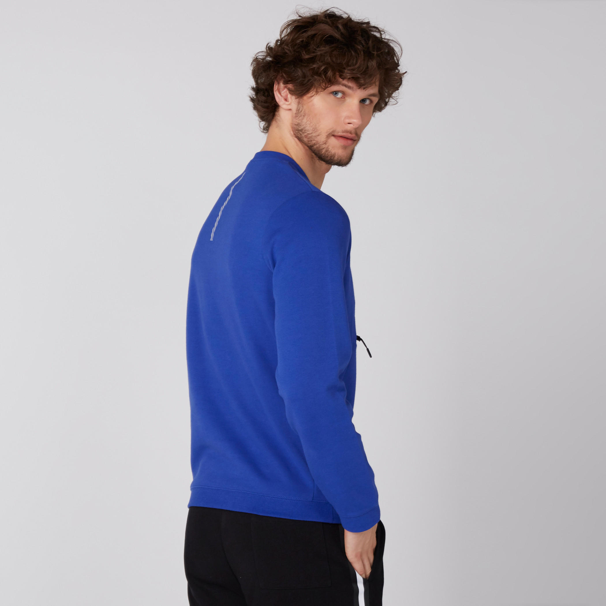 بنطال رياضي بخصر مطاطي ورباط وجيوب-men-winterwear-hoodiesandsweatshirts-image-4