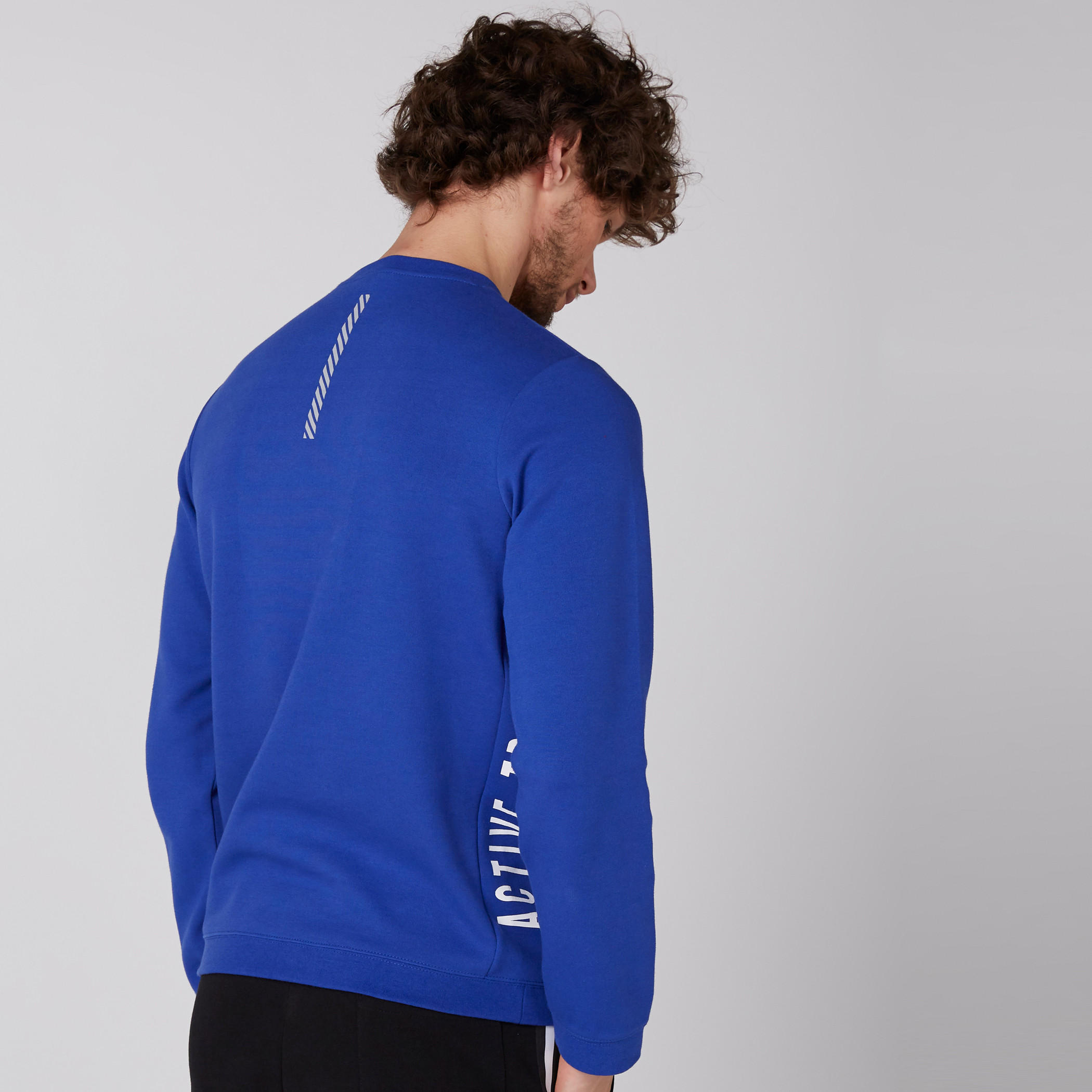 بنطال رياضي بخصر مطاطي ورباط وجيوب-men-winterwear-hoodiesandsweatshirts-image-5