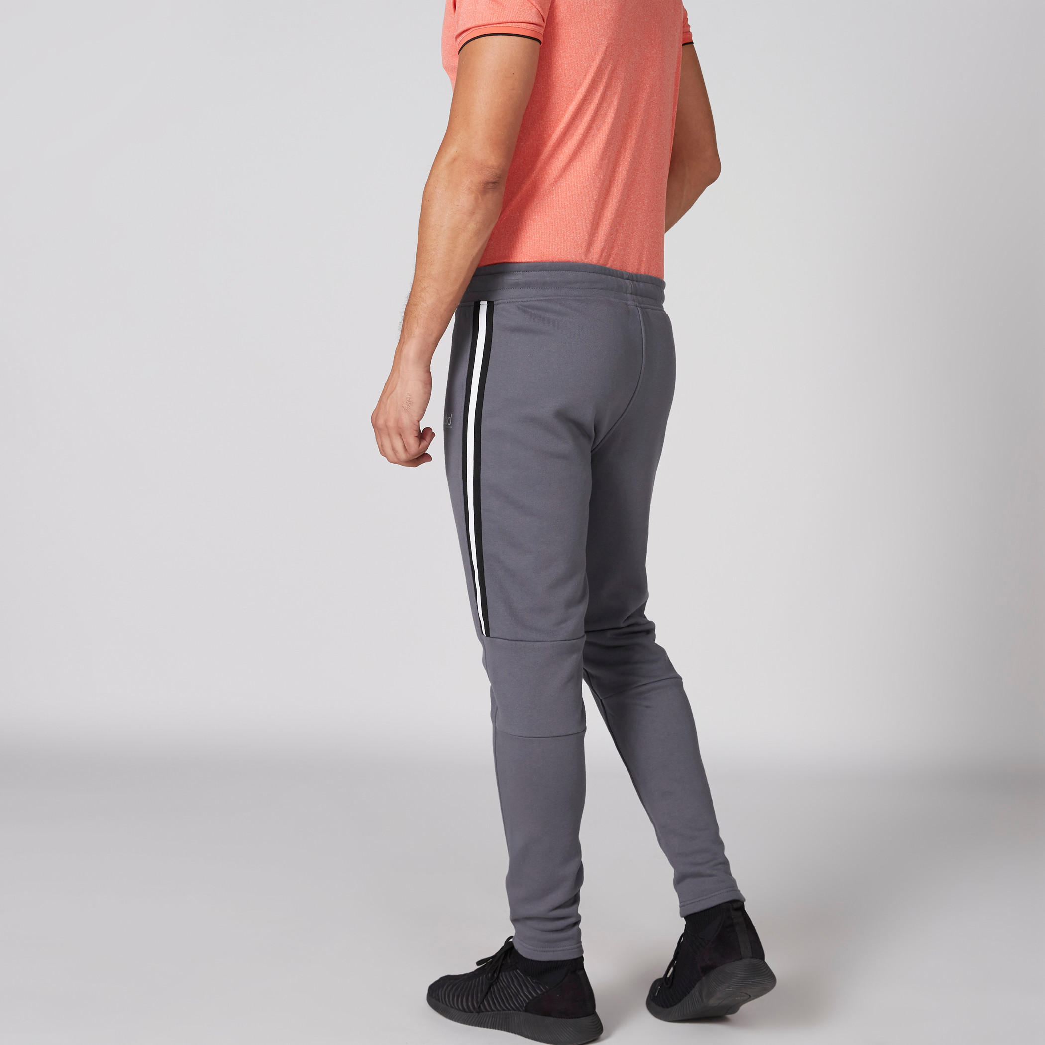 بنطال رياضي بخصر مطاطي ورباط وجيوب-men-clothing-sportswearandactivewear-bottoms-image-2