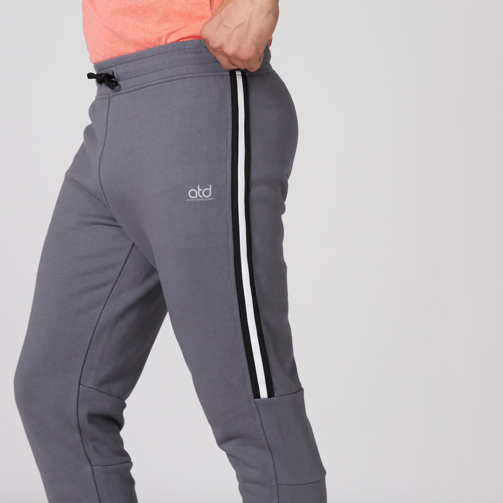 بنطال رياضي بخصر مطاطي ورباط وجيوب-men-clothing-sportswearandactivewear-bottoms-image-4
