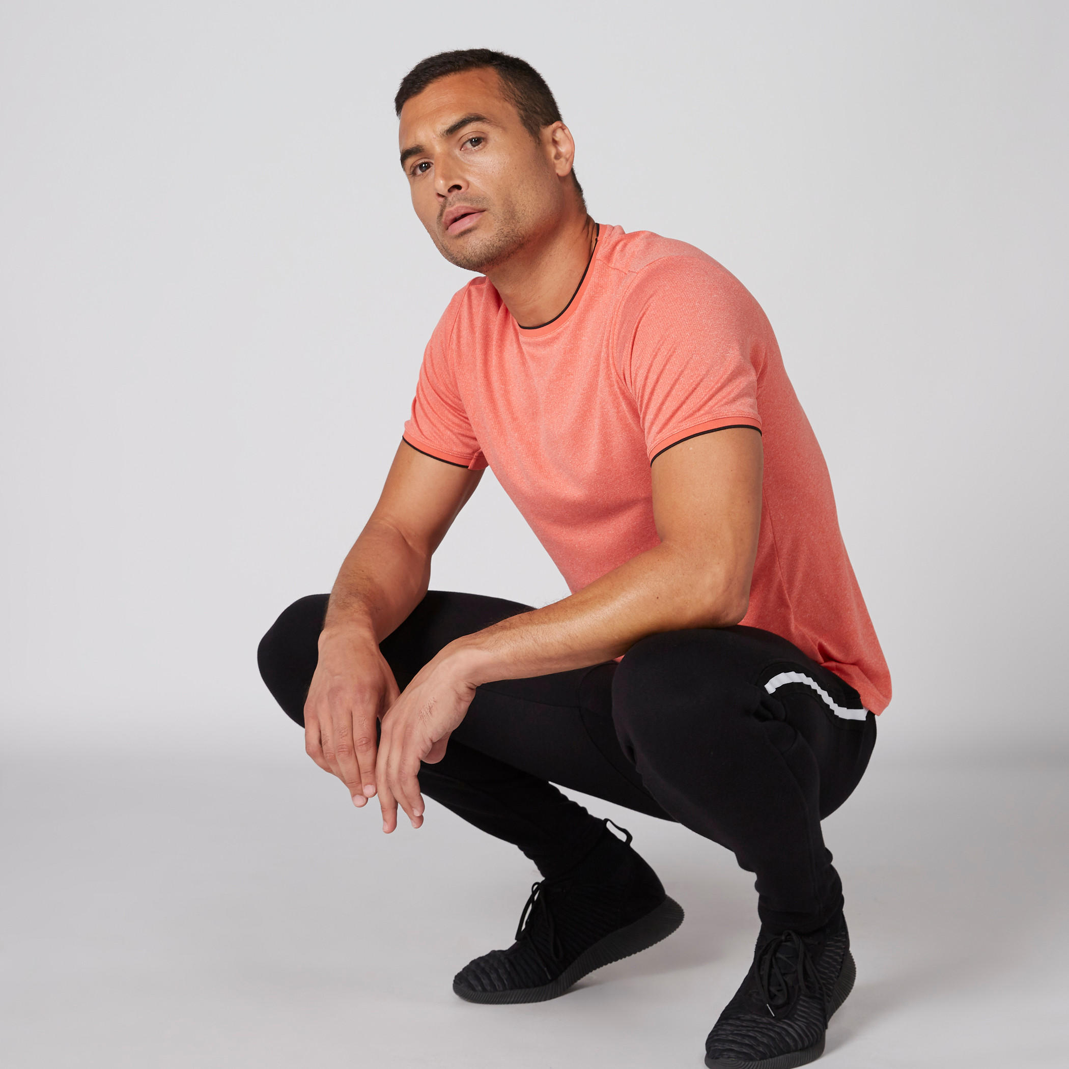 بنطال رياضي بخصر مطاطي ورباط وجيوب-men-clothing-sportswearandactivewear-bottoms-image-1