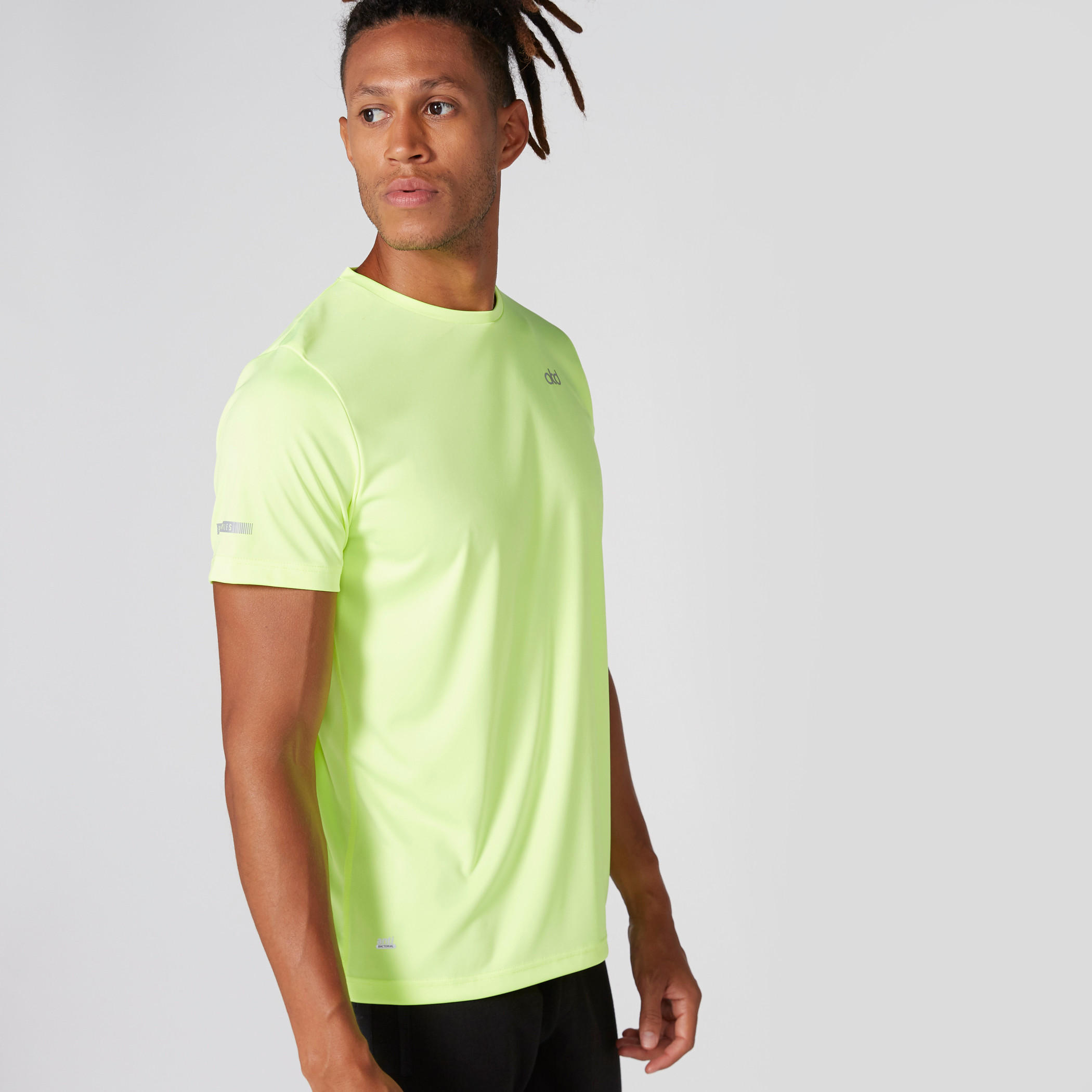 تيشيرت بياقة ضيّقة وأكمام قصيرة-men-clothing-sportswearandactivewear-tshirtsandpolos-image-4