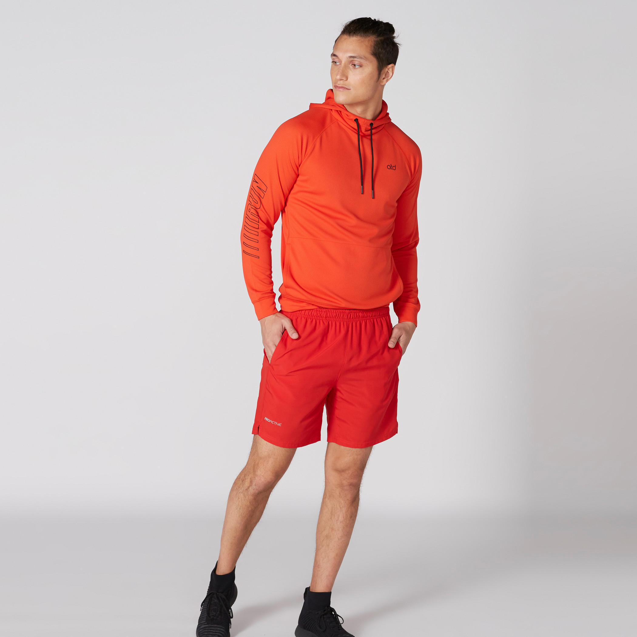 شورت بخصر مطّاطي وجيوب-men-clothing-sportswearandactivewear-bottoms-image-7