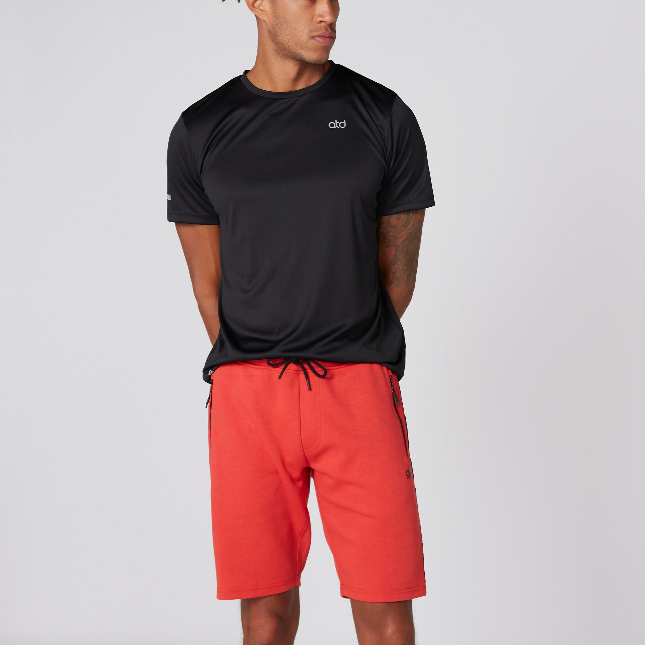شورت برباط وجيوب بسحّاب-men-clothing-sportswearandactivewear-bottoms-image-1
