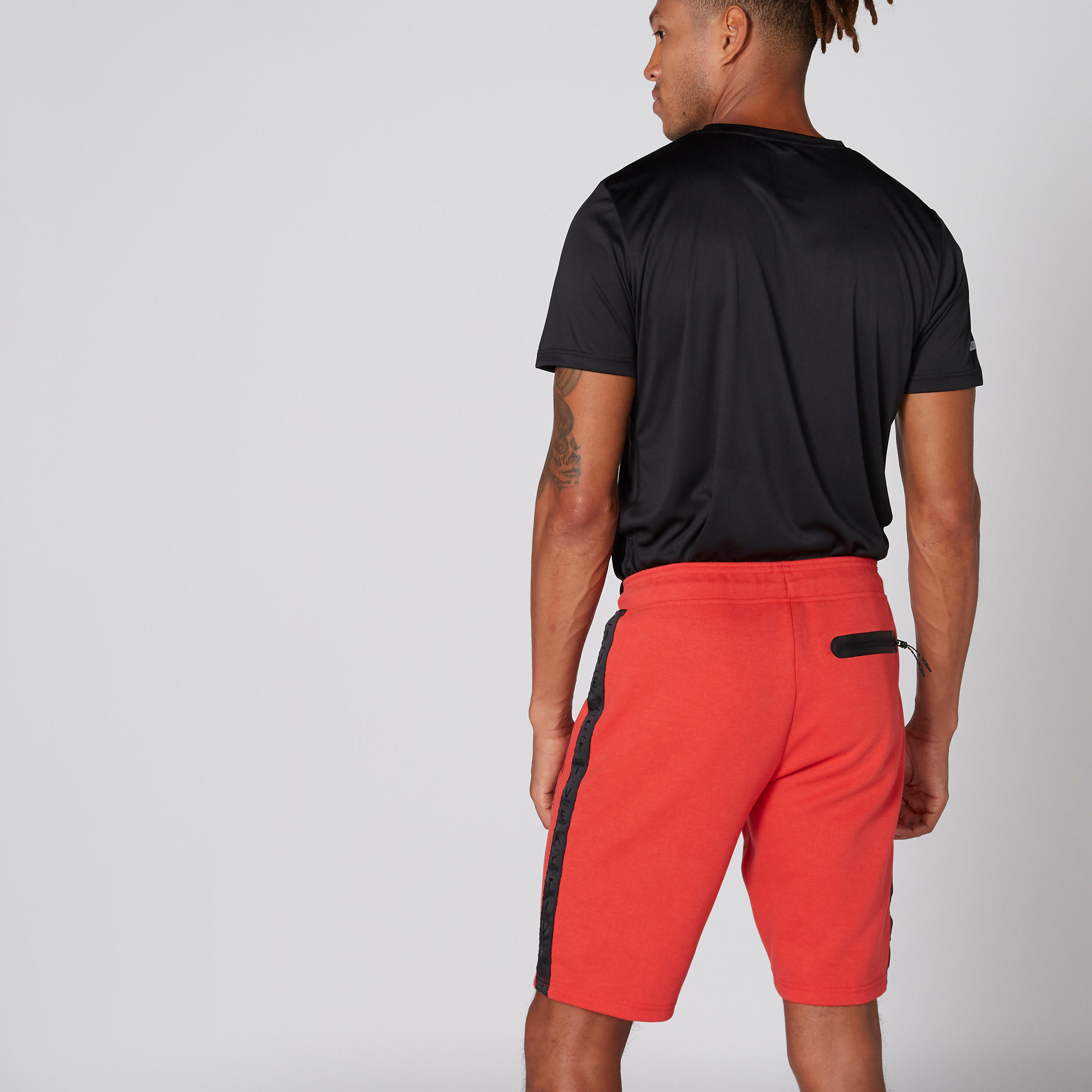 شورت برباط وجيوب بسحّاب-men-clothing-sportswearandactivewear-bottoms-image-2