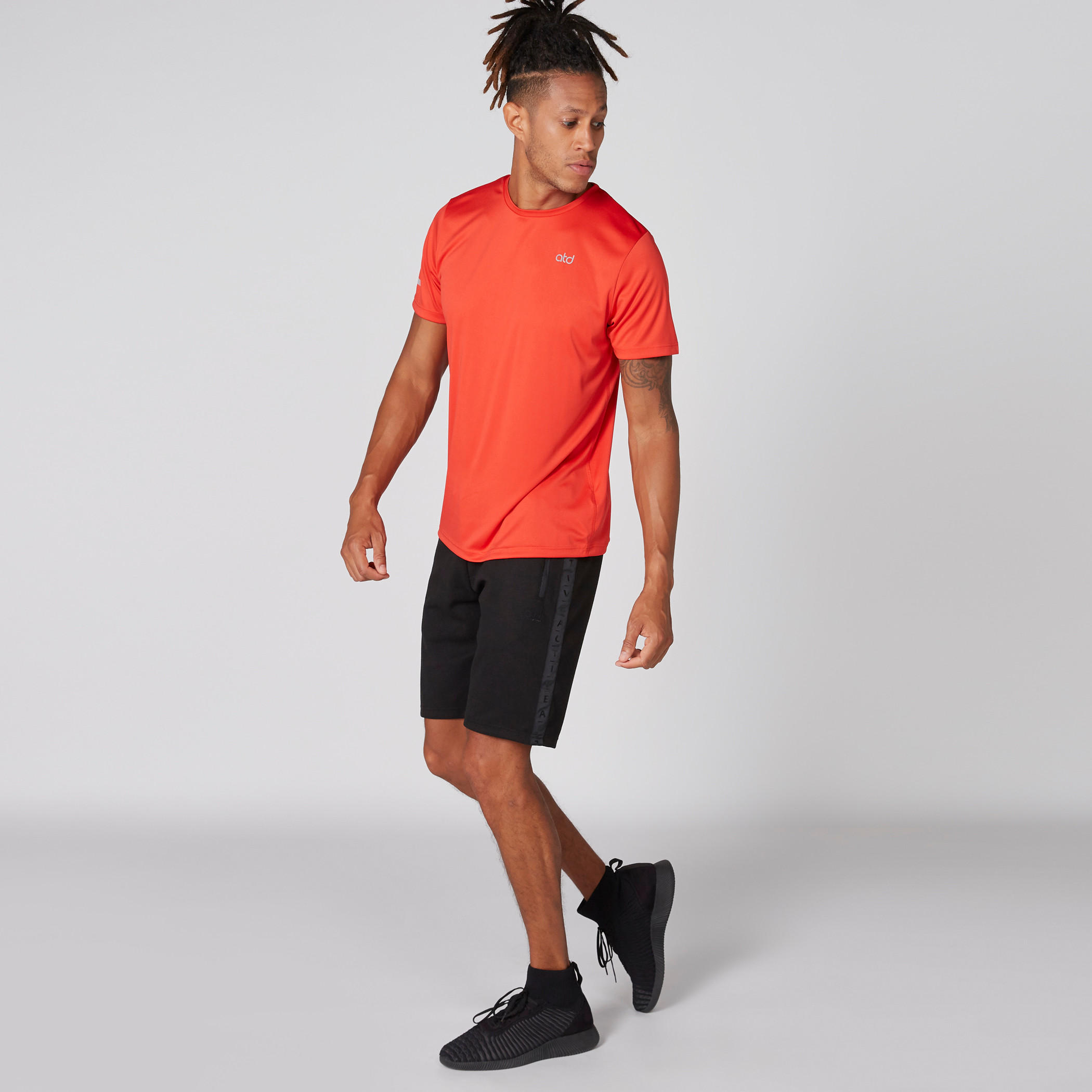شورت بخصر مطّاطي ورباط-men-clothing-sportswearandactivewear-bottoms-image-1