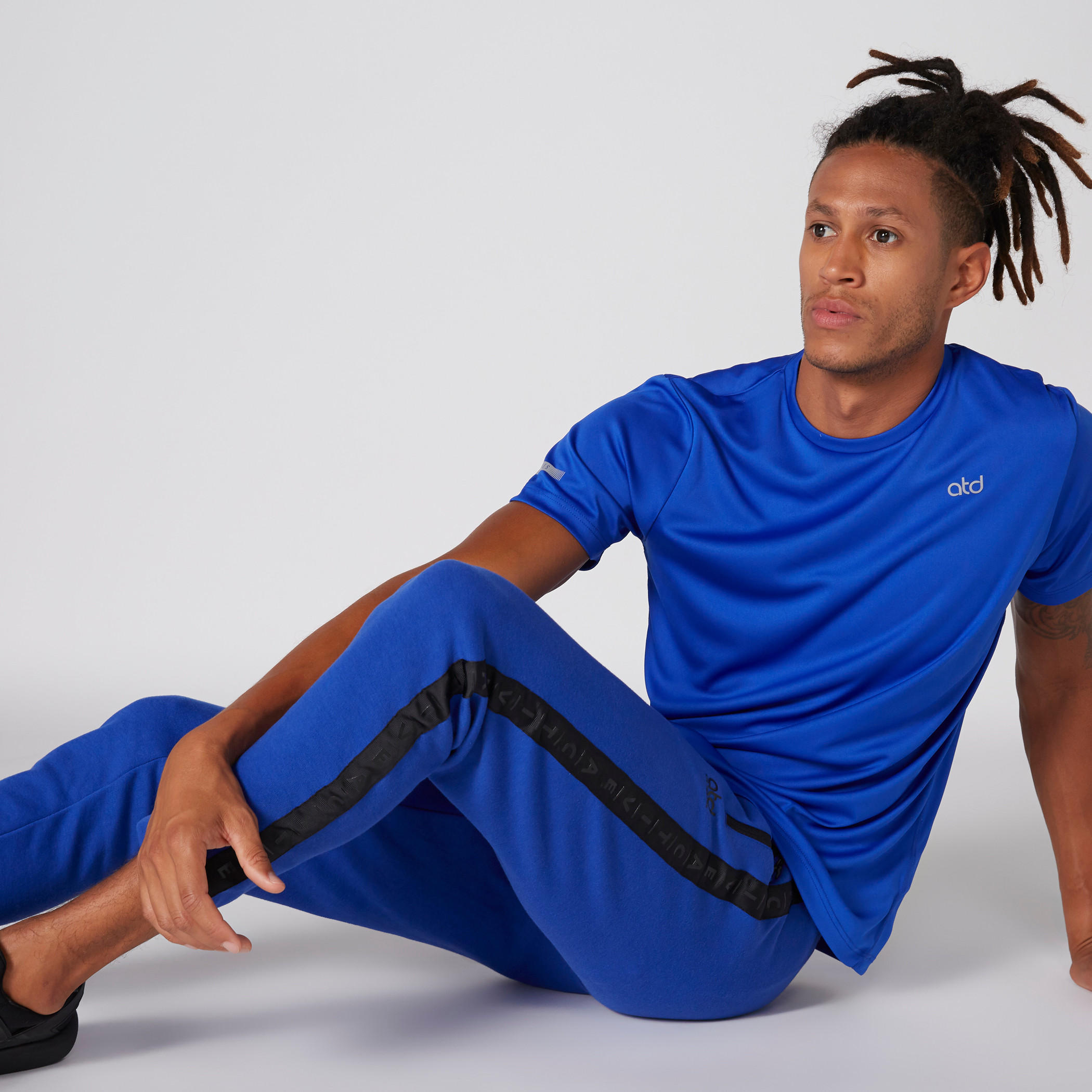 بنطال طويل بخصر مطّاطي مزيّن بشريطة-men-clothing-sportswearandactivewear-bottoms-image-6