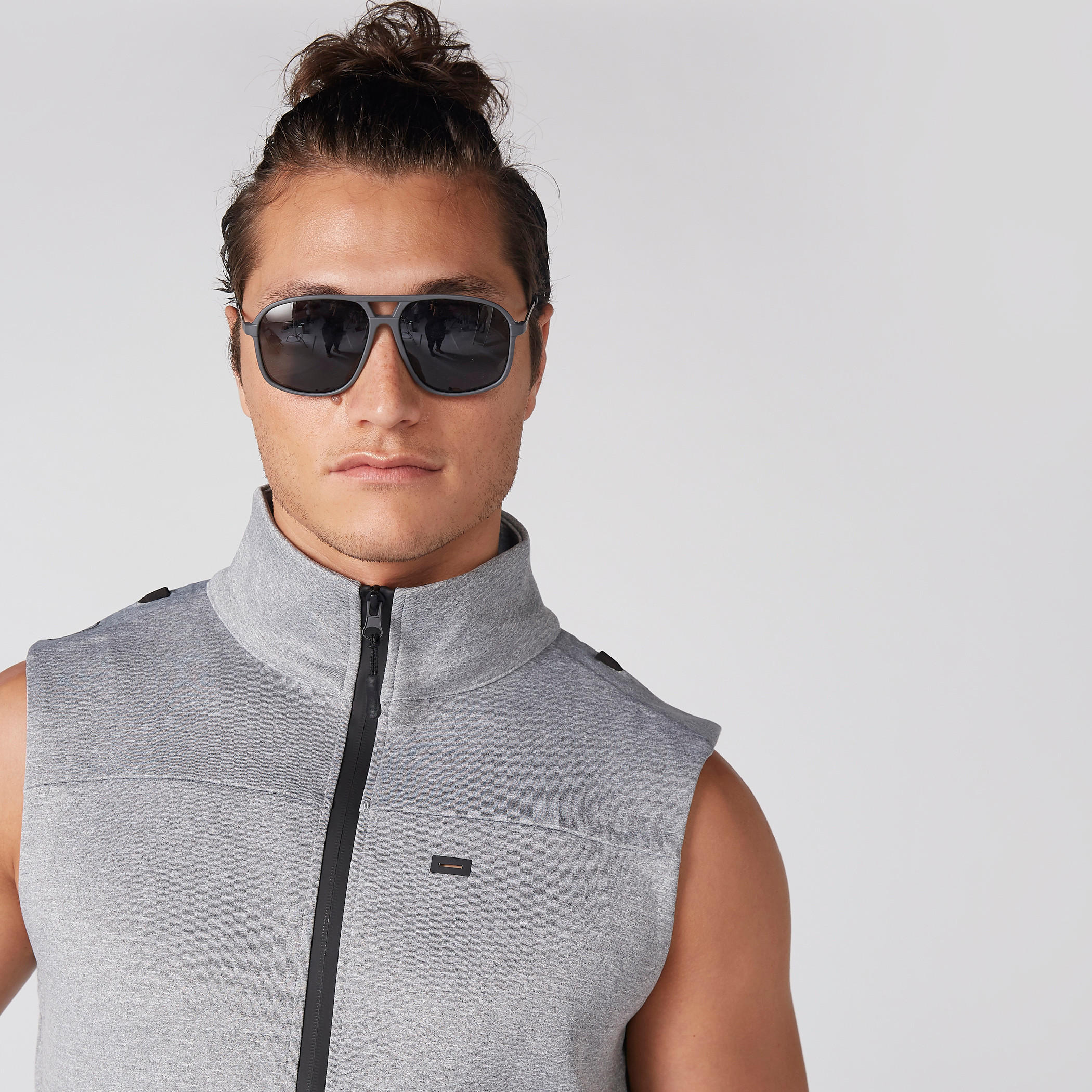جاكيت دون أكمام بسحّاب إغلاق وجيوب-men-clothing-jacketsandblazers-jackets-image-3