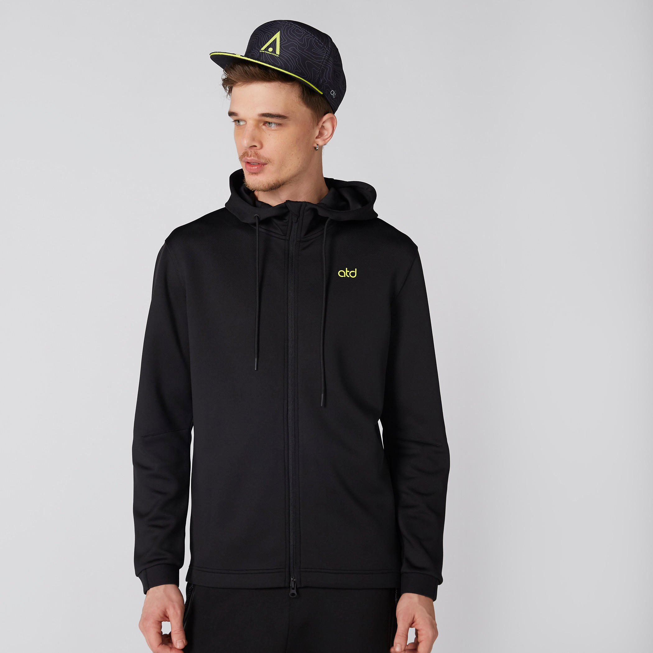 جاكيت بأكمام طويلة وسحّاب إغلاق وقبّعة-men-winterwear-hoodiesandsweatshirts-image-3