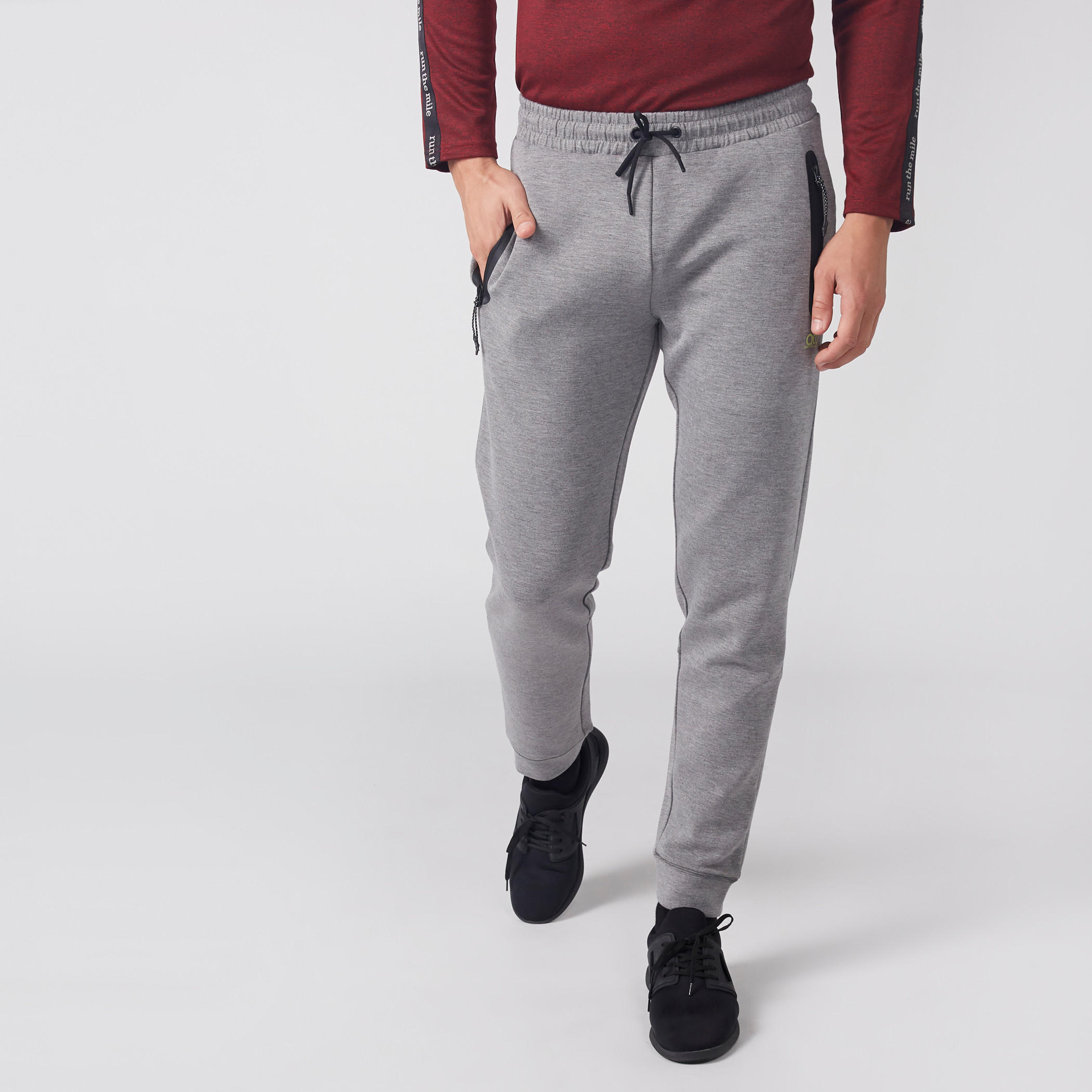 بنطال رياضي طويل برباط وجيوب-men-clothing-sportswearandactivewear-bottoms-image-1