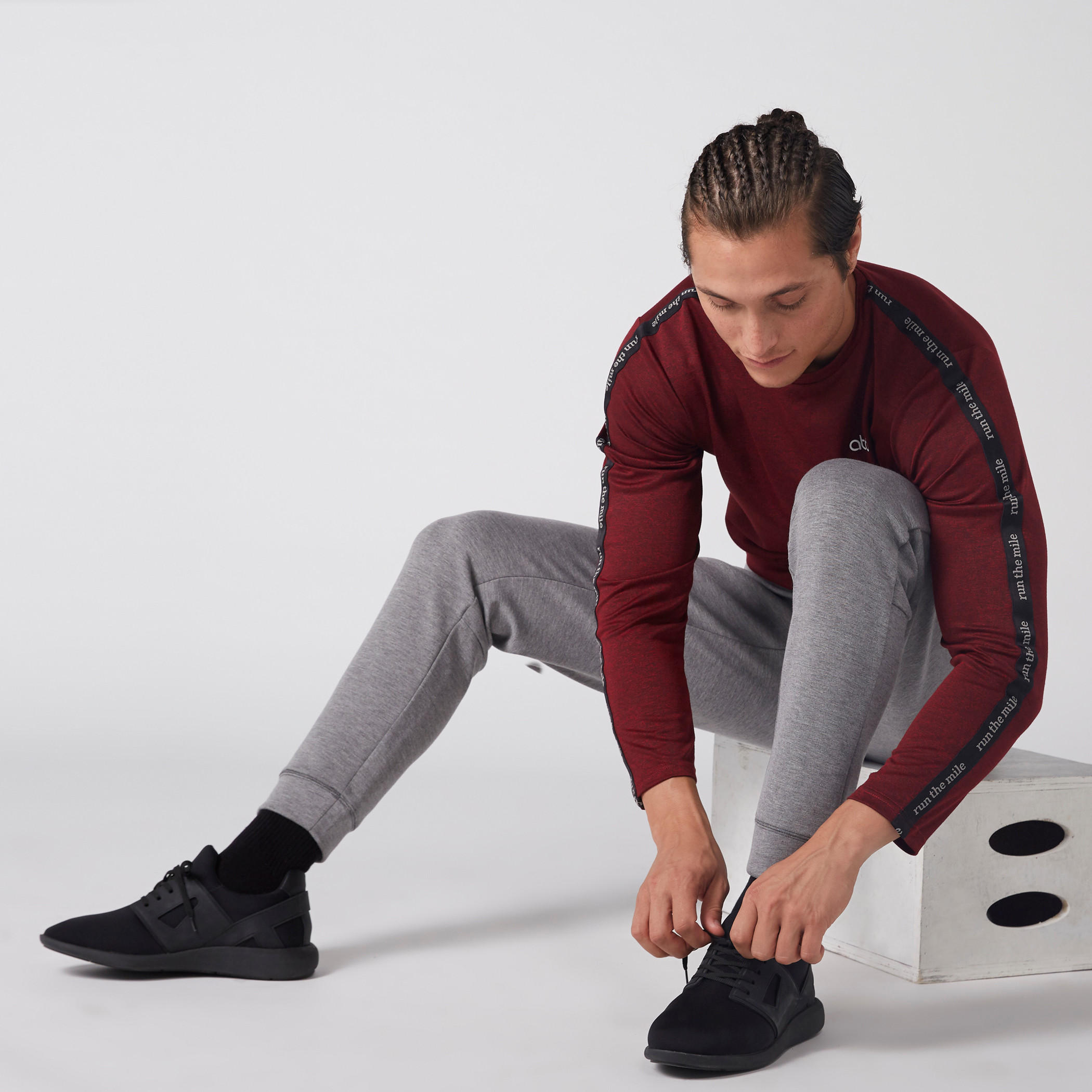 بنطال رياضي طويل برباط وجيوب-men-clothing-sportswearandactivewear-bottoms-image-2