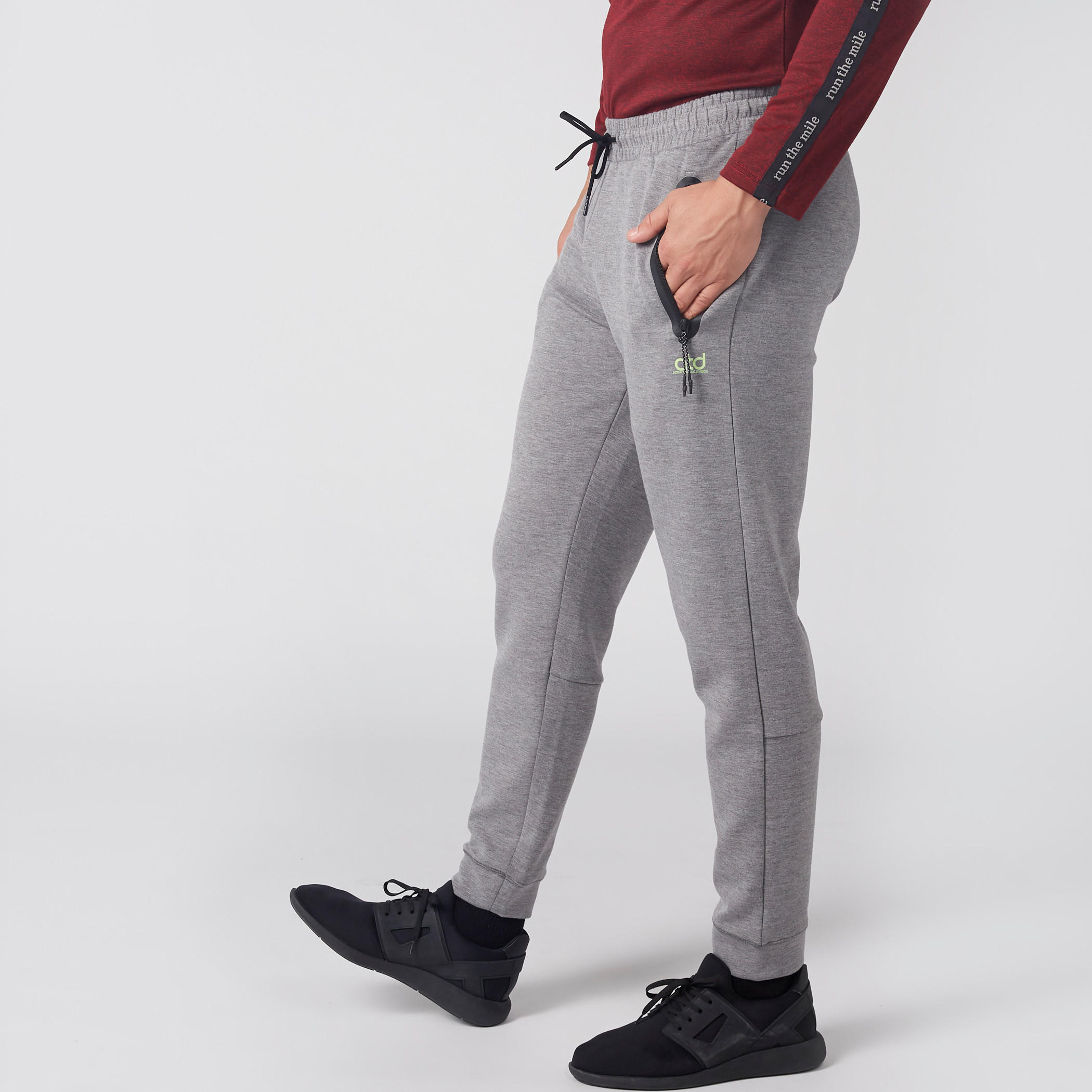 بنطال رياضي طويل برباط وجيوب-men-clothing-sportswearandactivewear-bottoms-image-4