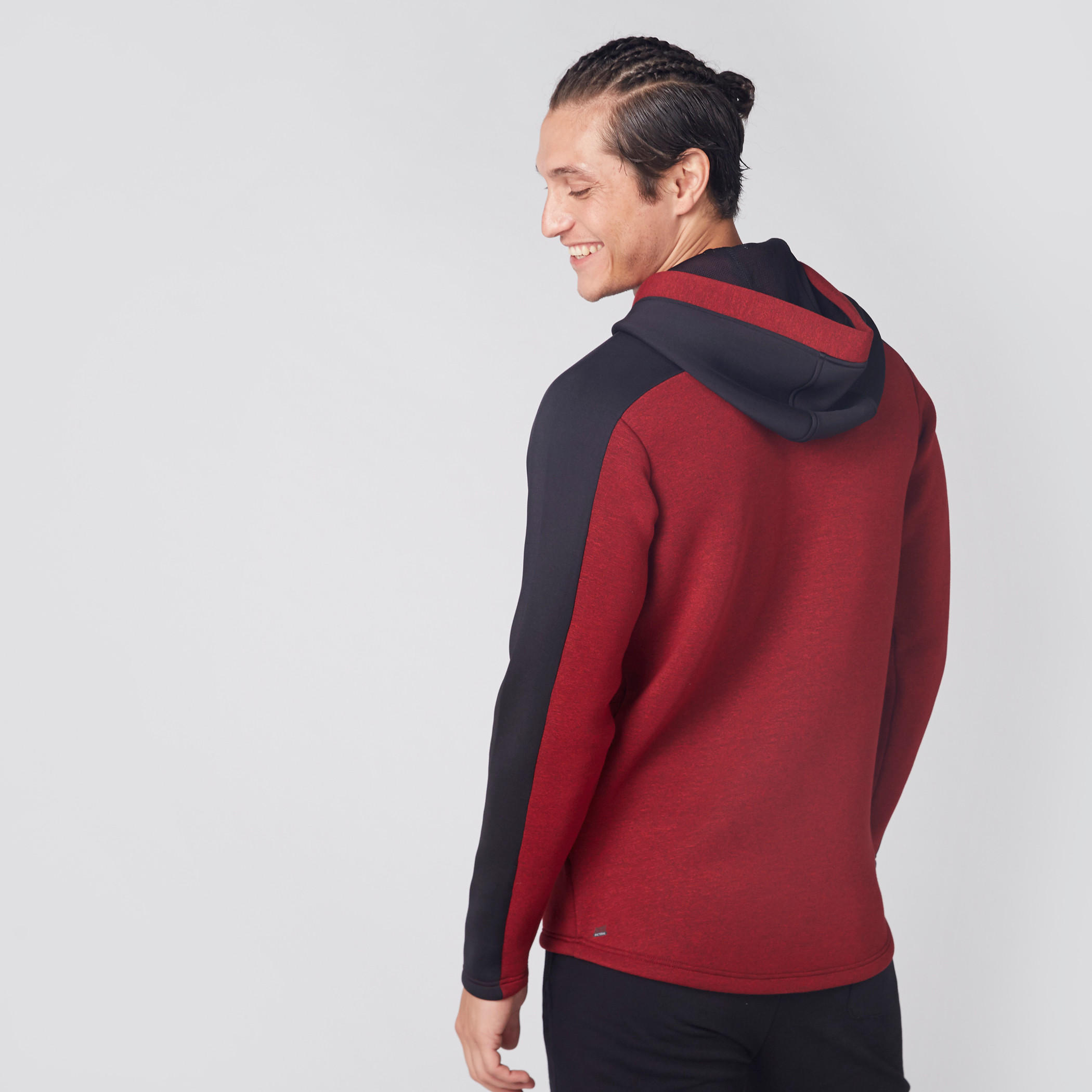 سويت شيرت بأكمام طويلة وقبّعة-men-winterwear-hoodiesandsweatshirts-image-2