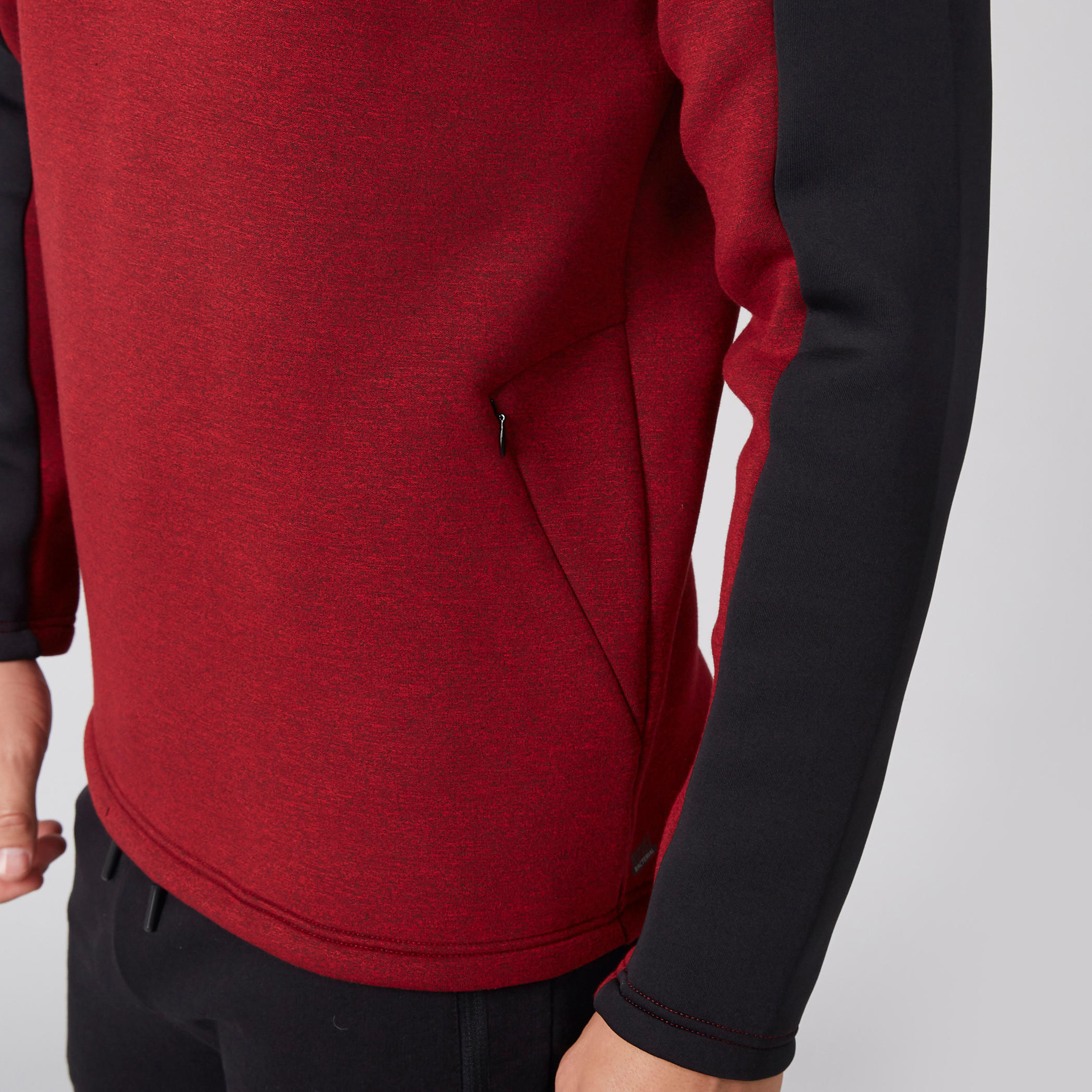 سويت شيرت بأكمام طويلة وقبّعة-men-winterwear-hoodiesandsweatshirts-image-3