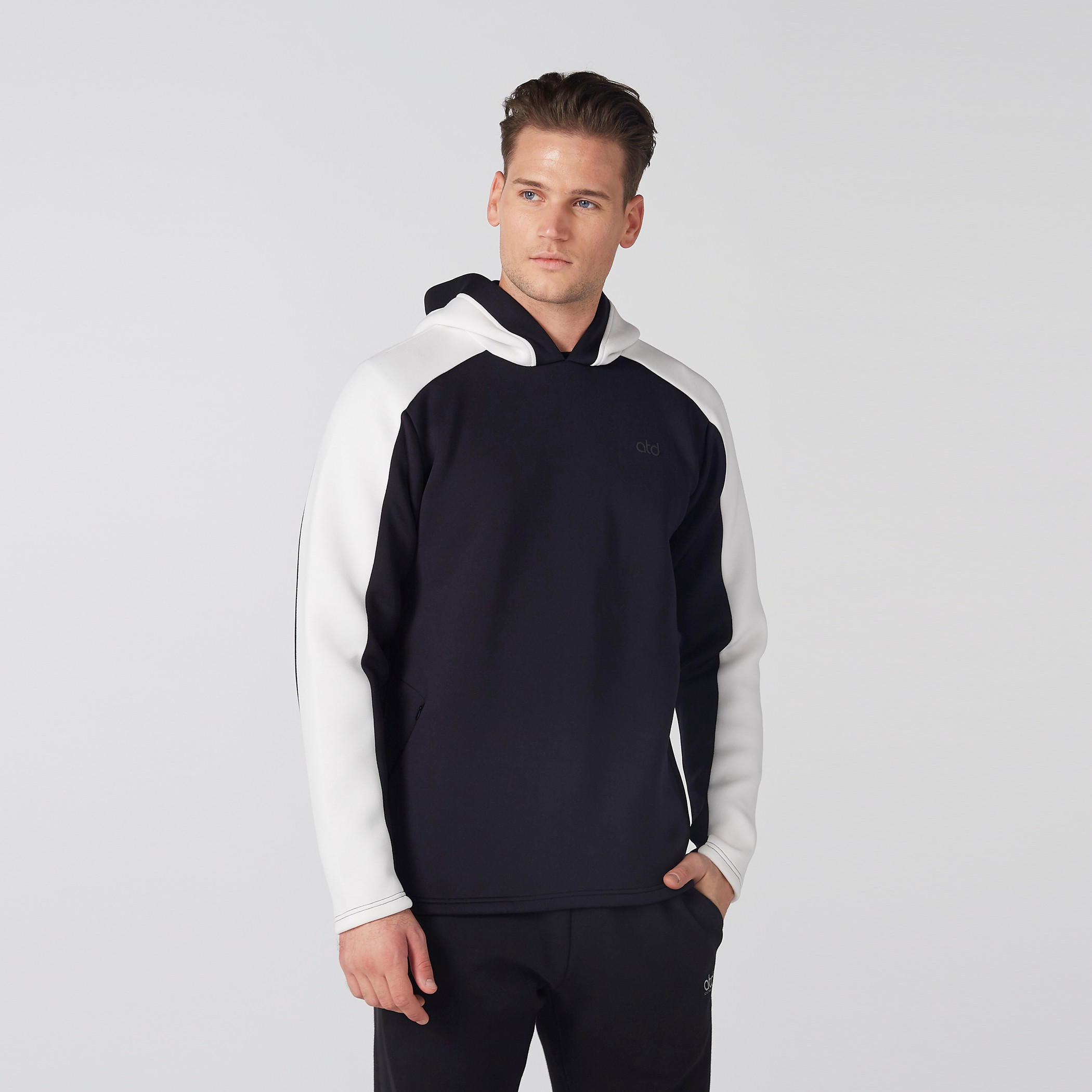 سويت شيرت بأكمام طويلة وقبّعة-men-winterwear-hoodiesandsweatshirts-image-3