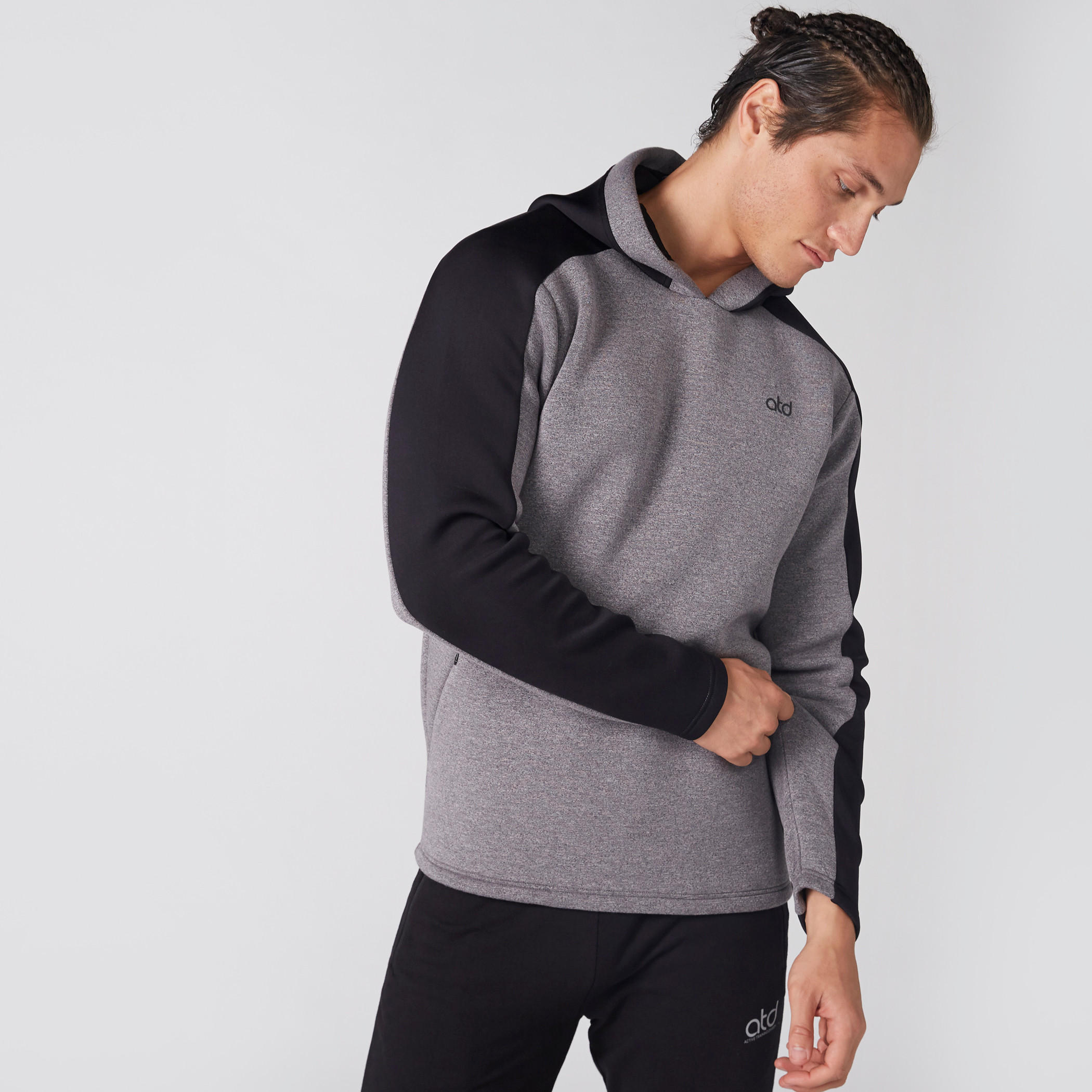 سويت شيرت بأكمام طويلة وقبّعة-men-winterwear-hoodiesandsweatshirts-image-4