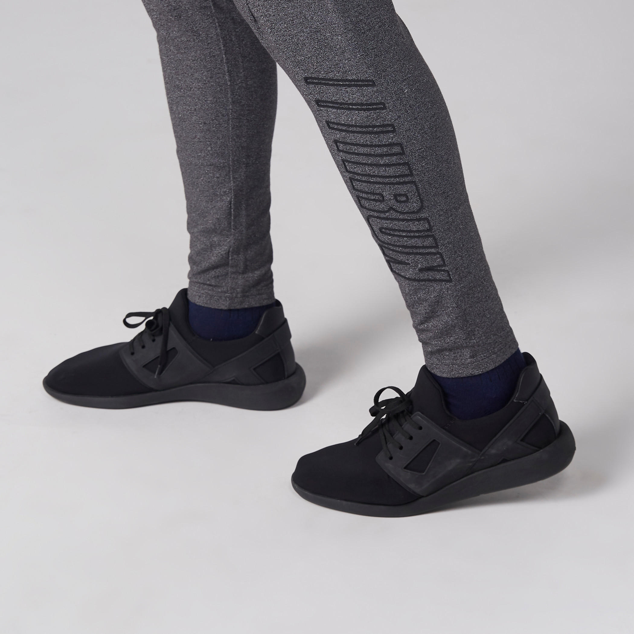بنطال رياضي بجيوب وطبعات-men-clothing-sportswearandactivewear-bottoms-image-5