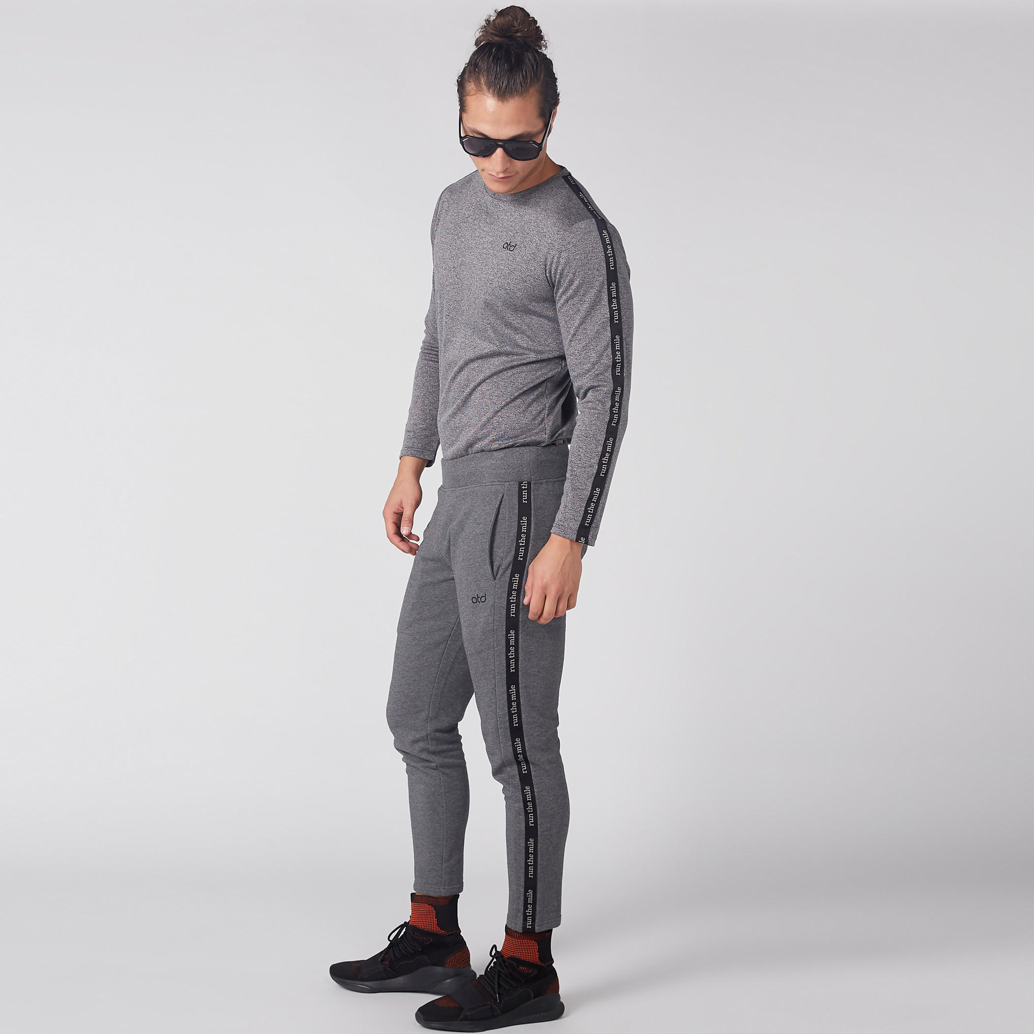 بنطال بخصر مطّاطي وجيوب-men-clothing-sportswearandactivewear-bottoms-image-3