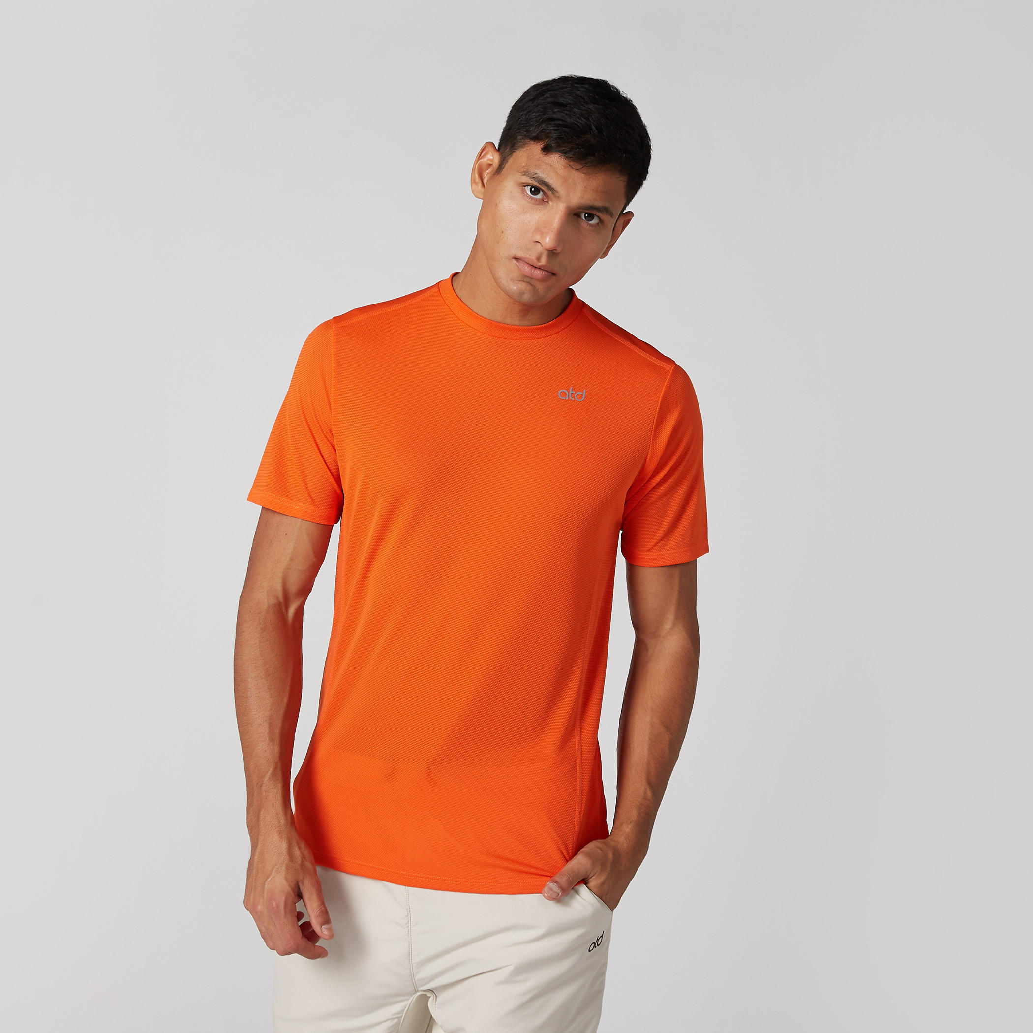 تيشيرت بياقة مستديرة وأكمام قصيرة-men-clothing-tshirtsandpolos-tshirts-image-2