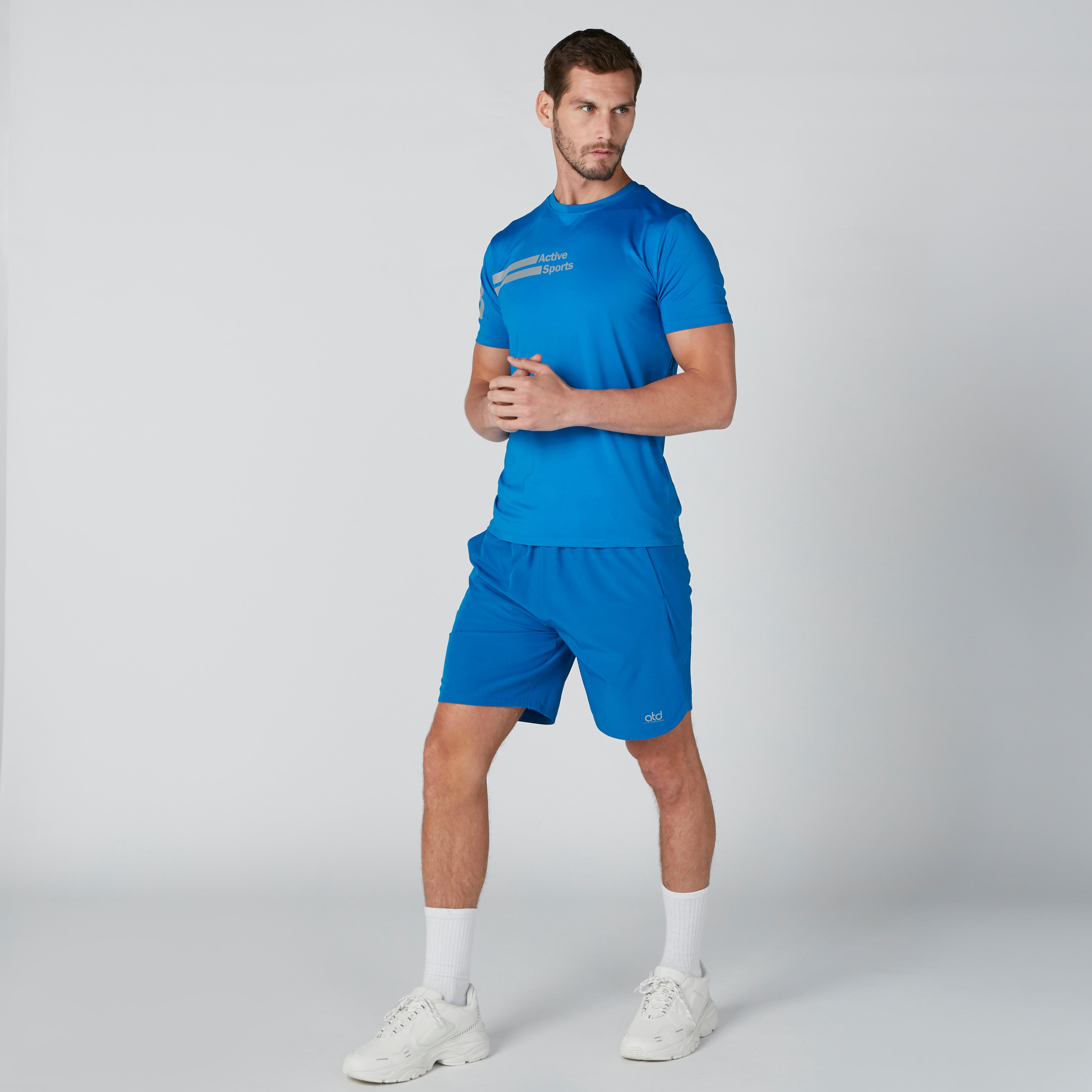 شورت بخصر مطّاطي وجيوب-men-clothing-sportswearandactivewear-bottoms-image-1