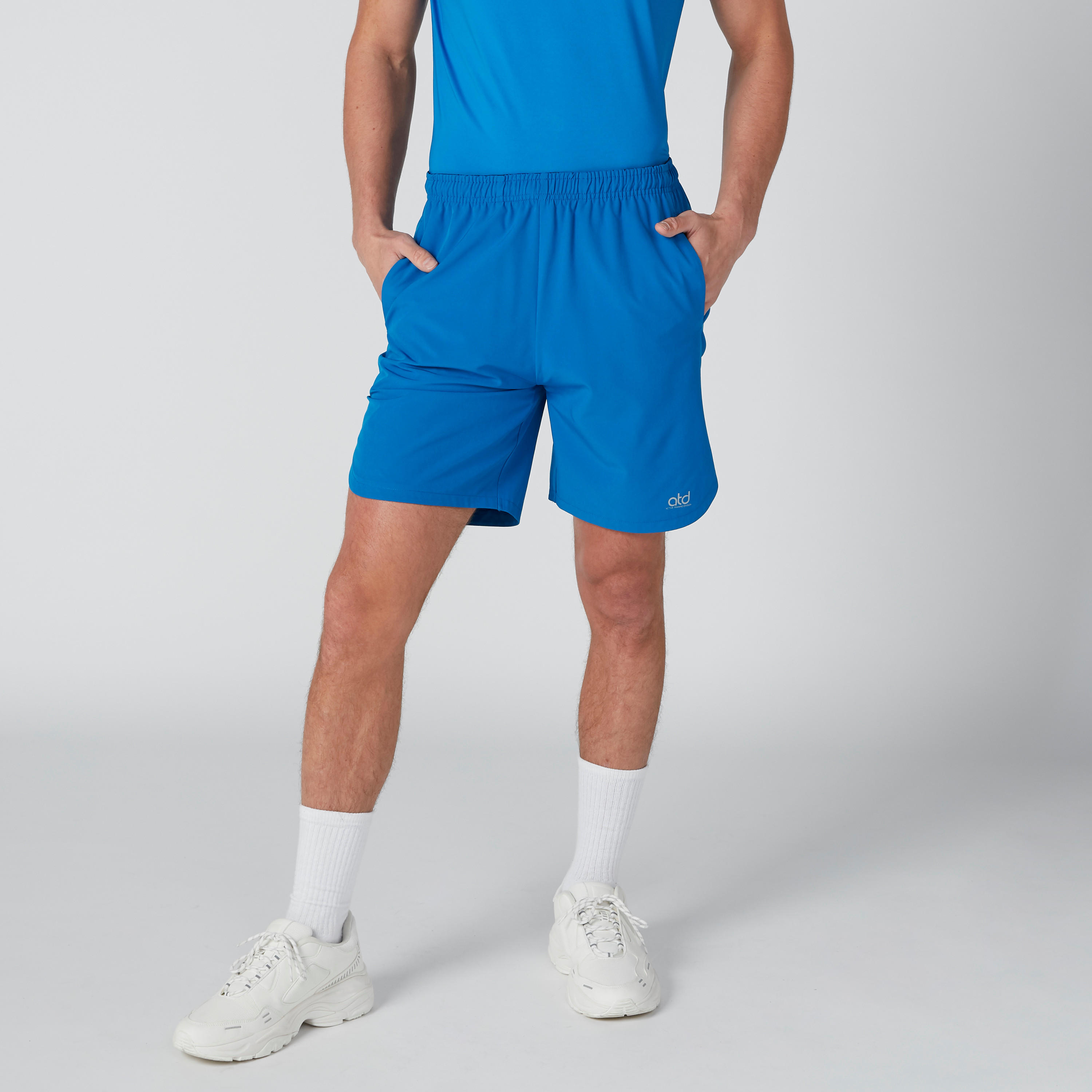 شورت بخصر مطّاطي وجيوب-men-clothing-sportswearandactivewear-bottoms-image-3