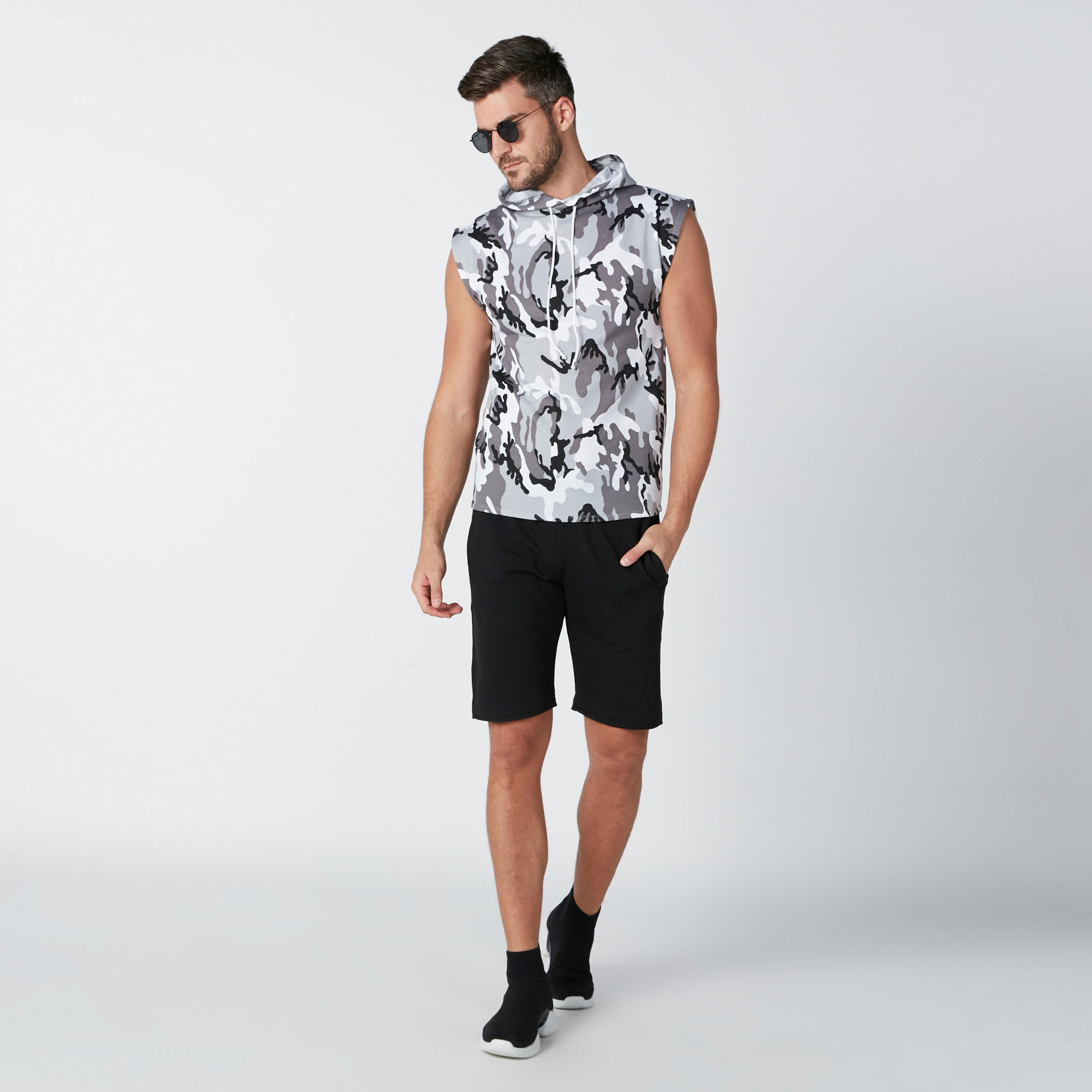 شورت بخصر متوسط الارتفاع ورباط وجيوب-men-clothing-sportswearandactivewear-bottoms-image-3