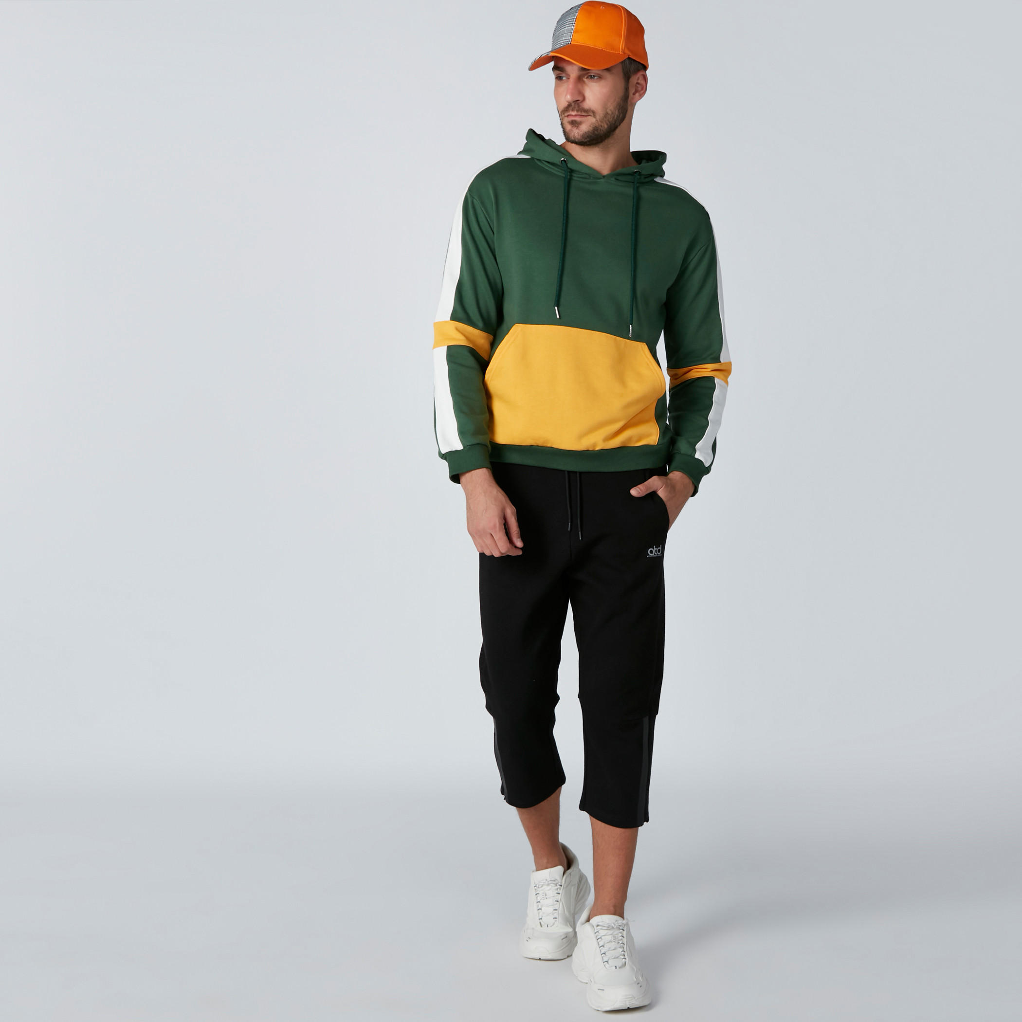 بنطال بطول 3/4 برباط وجيوب-men-clothing-sportswearandactivewear-bottoms-image-4