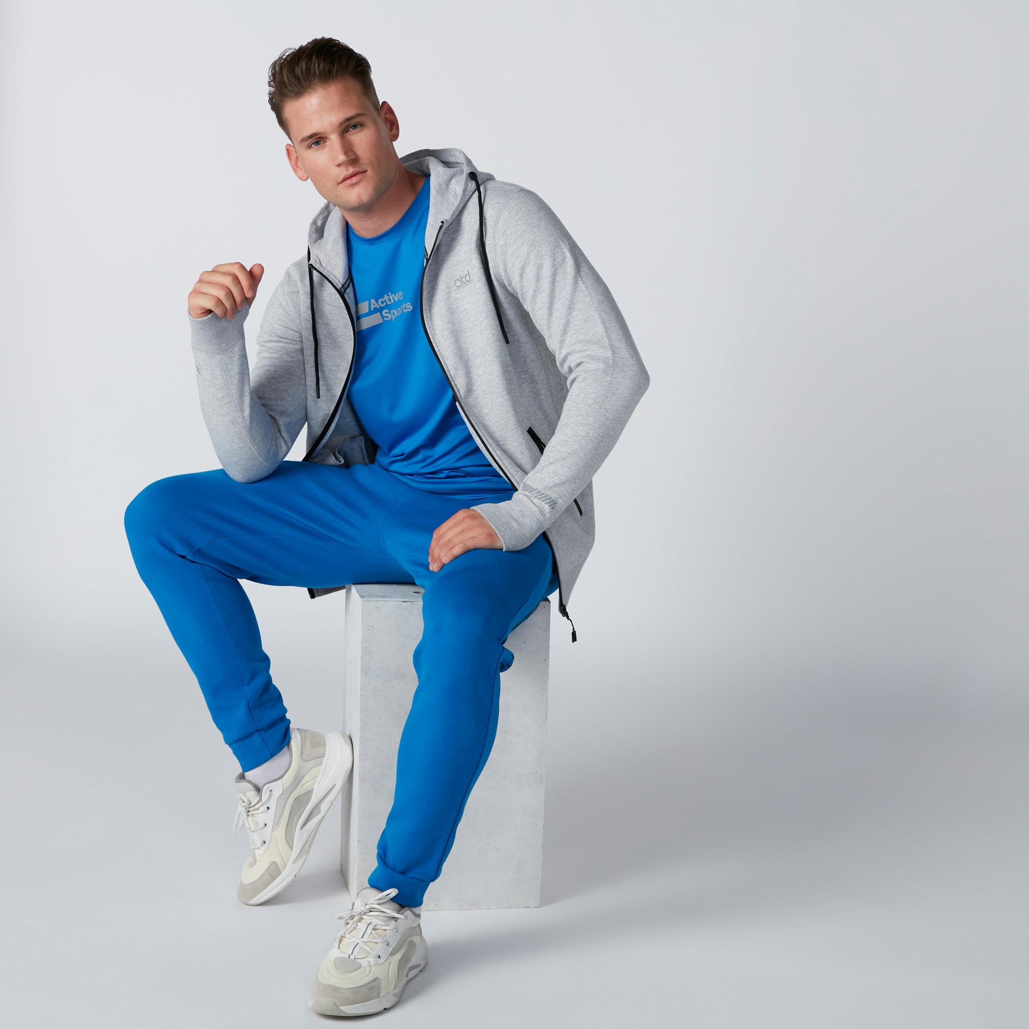 Hooded Jacket with Thumb Hole and Zip Closure-men-clothing-jacketsandblazers-jackets-image-3