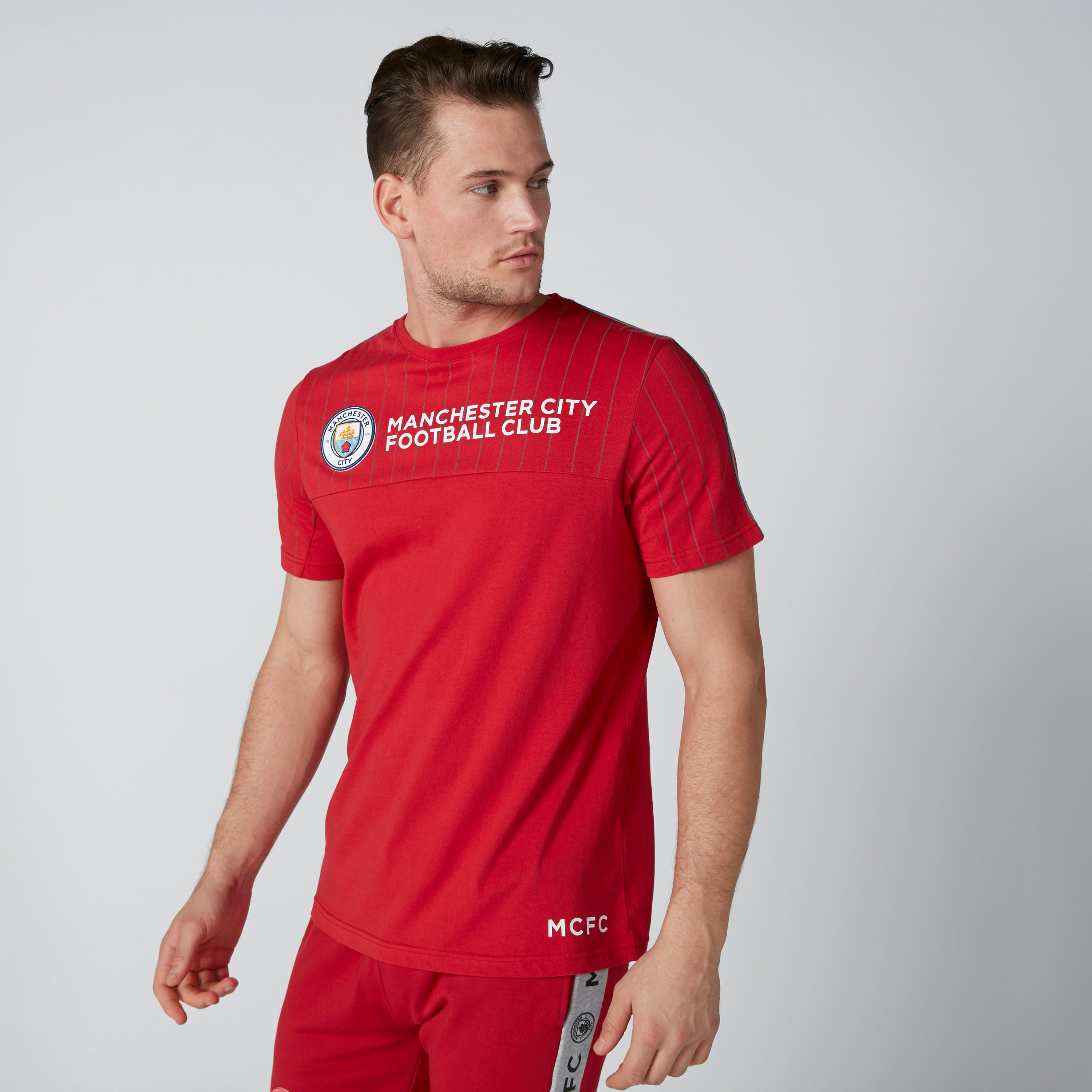 تيشيرت رياضي بياقة مستديرة وأكمام قصيرة وطبعات-men-clothing-sportswearandactivewear-tshirtsandpolos-image-3