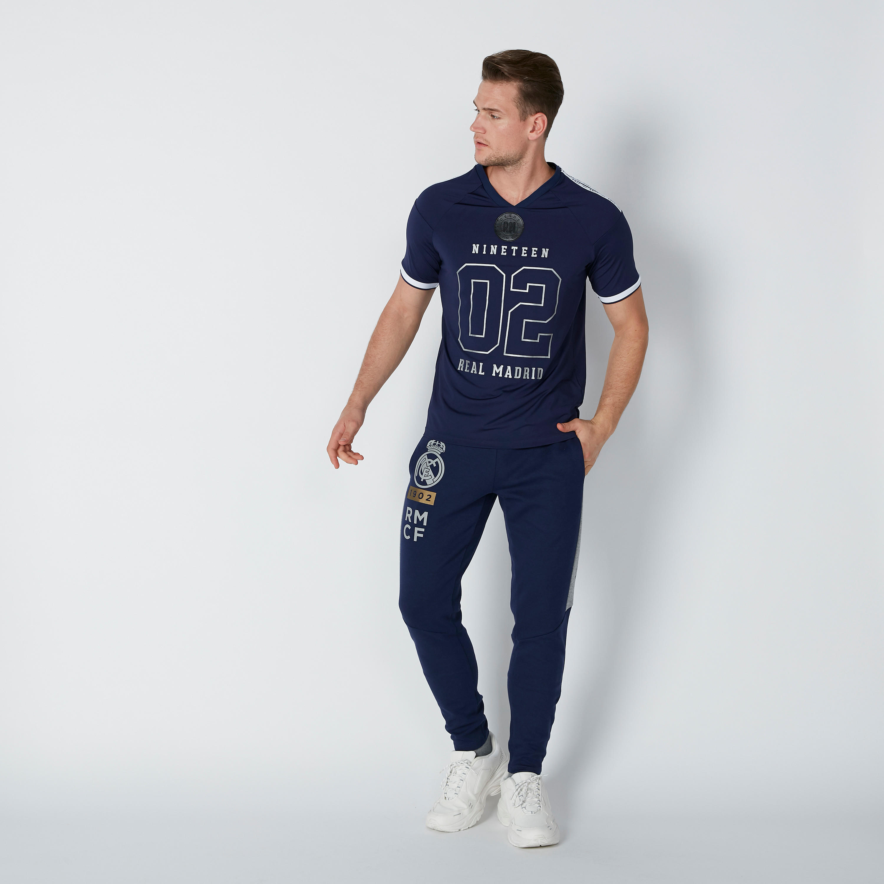 تيشيرت بأكمام قصيرة وطبعات-men-clothing-sportswearandactivewear-tshirtsandpolos-image-2