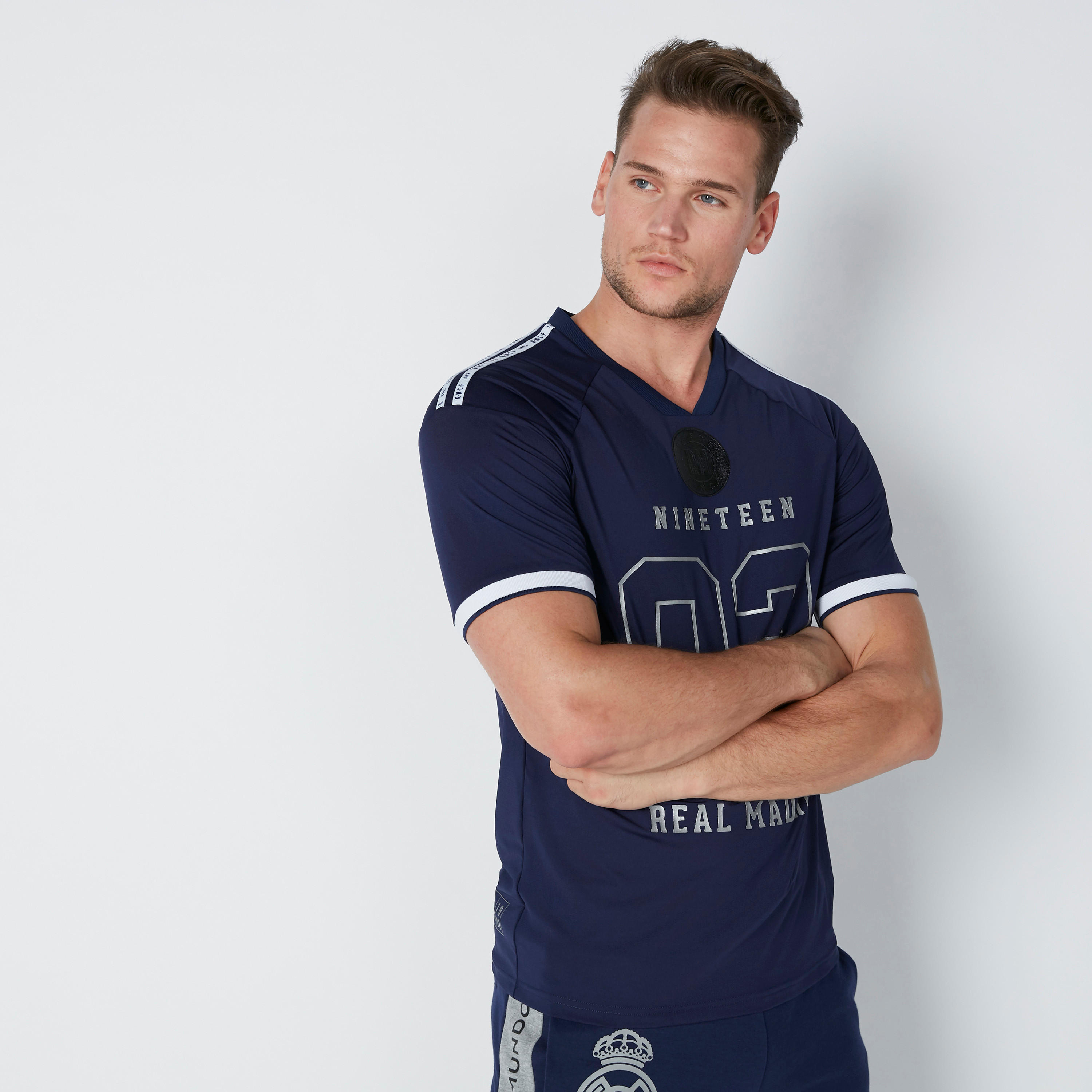 تيشيرت بأكمام قصيرة وطبعات-men-clothing-sportswearandactivewear-tshirtsandpolos-image-4