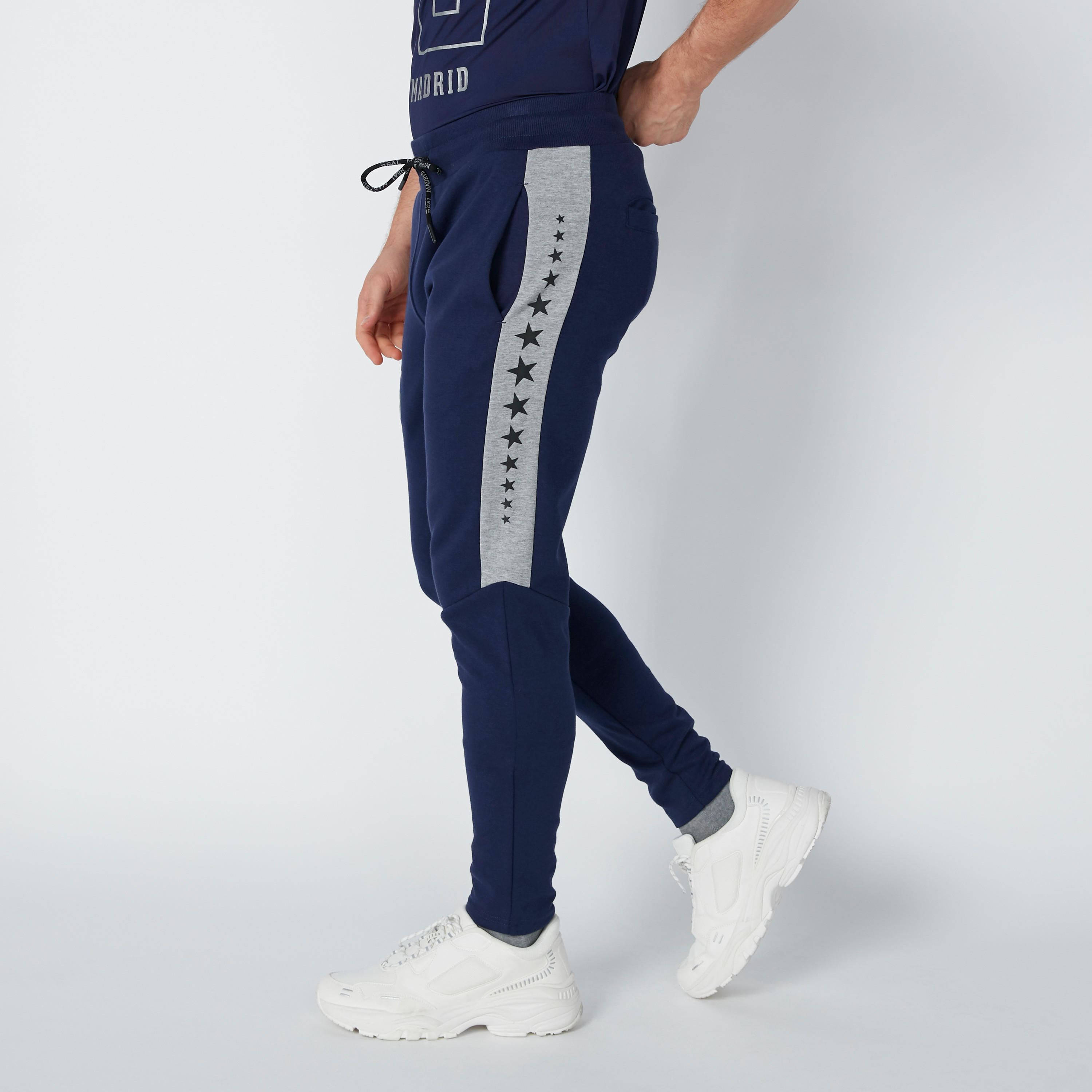 بنطال رياضي برباط وجيوب وطبعات-men-clothing-sportswearandactivewear-bottoms-image-5