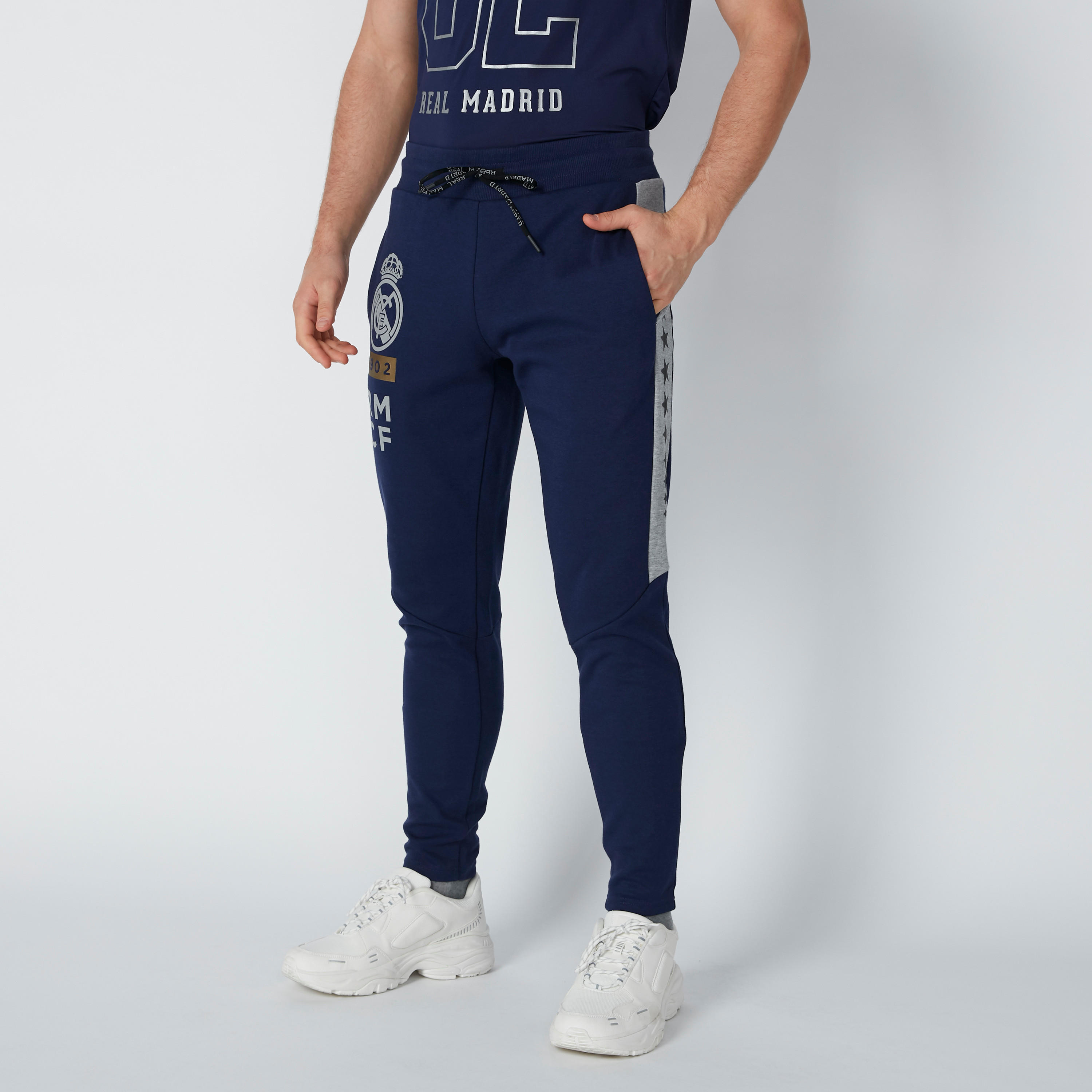بنطال رياضي برباط وجيوب وطبعات-men-clothing-sportswearandactivewear-bottoms-image-4