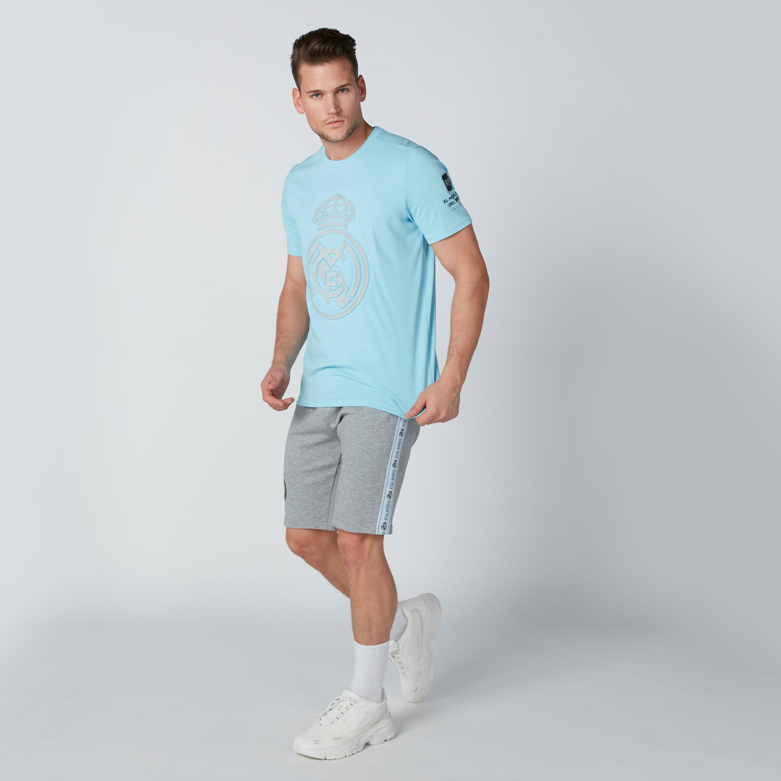 شورت رياضي برباط وجيوب وطبعات-men-clothing-sportswearandactivewear-bottoms-image-1
