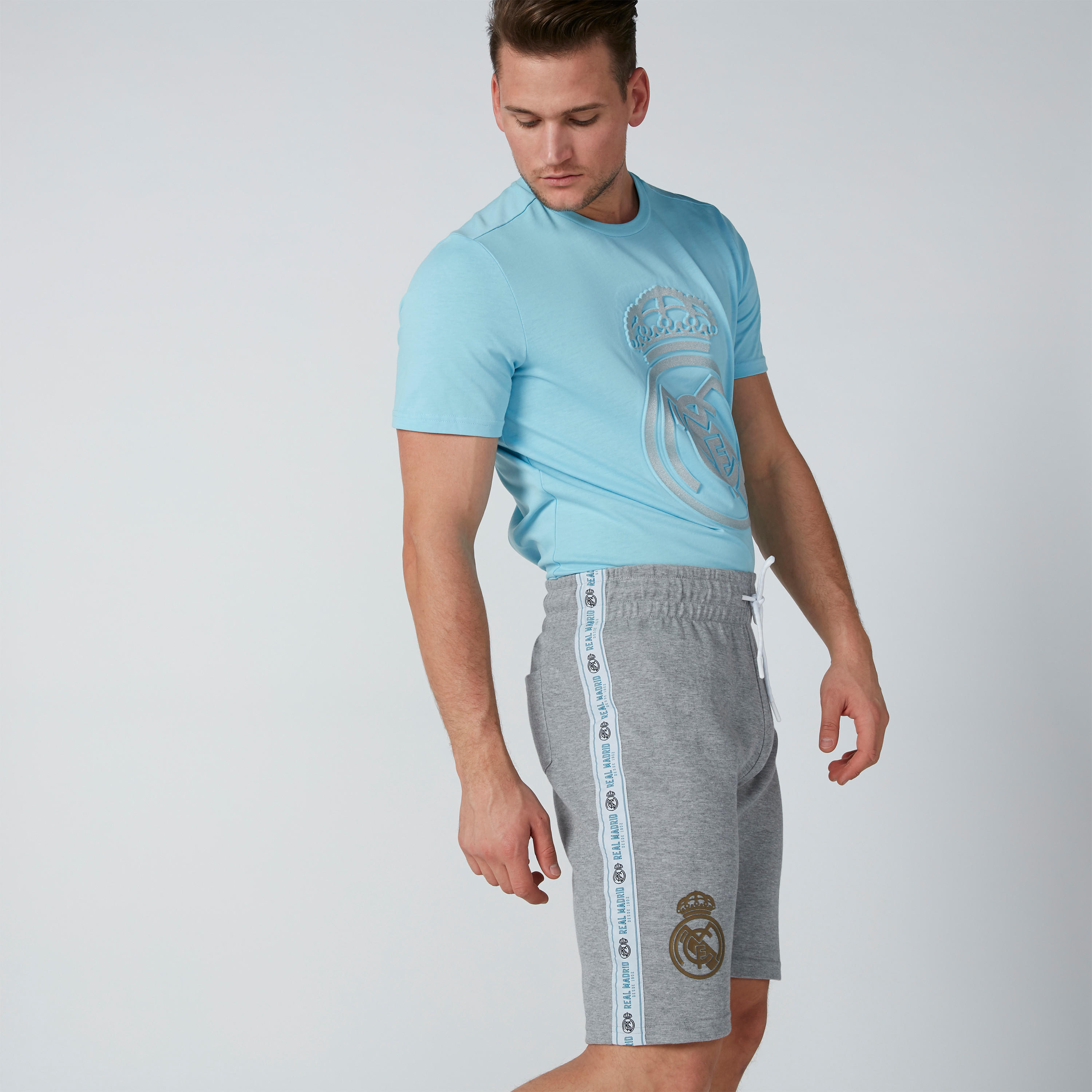 شورت رياضي برباط وجيوب وطبعات-men-clothing-sportswearandactivewear-bottoms-image-5
