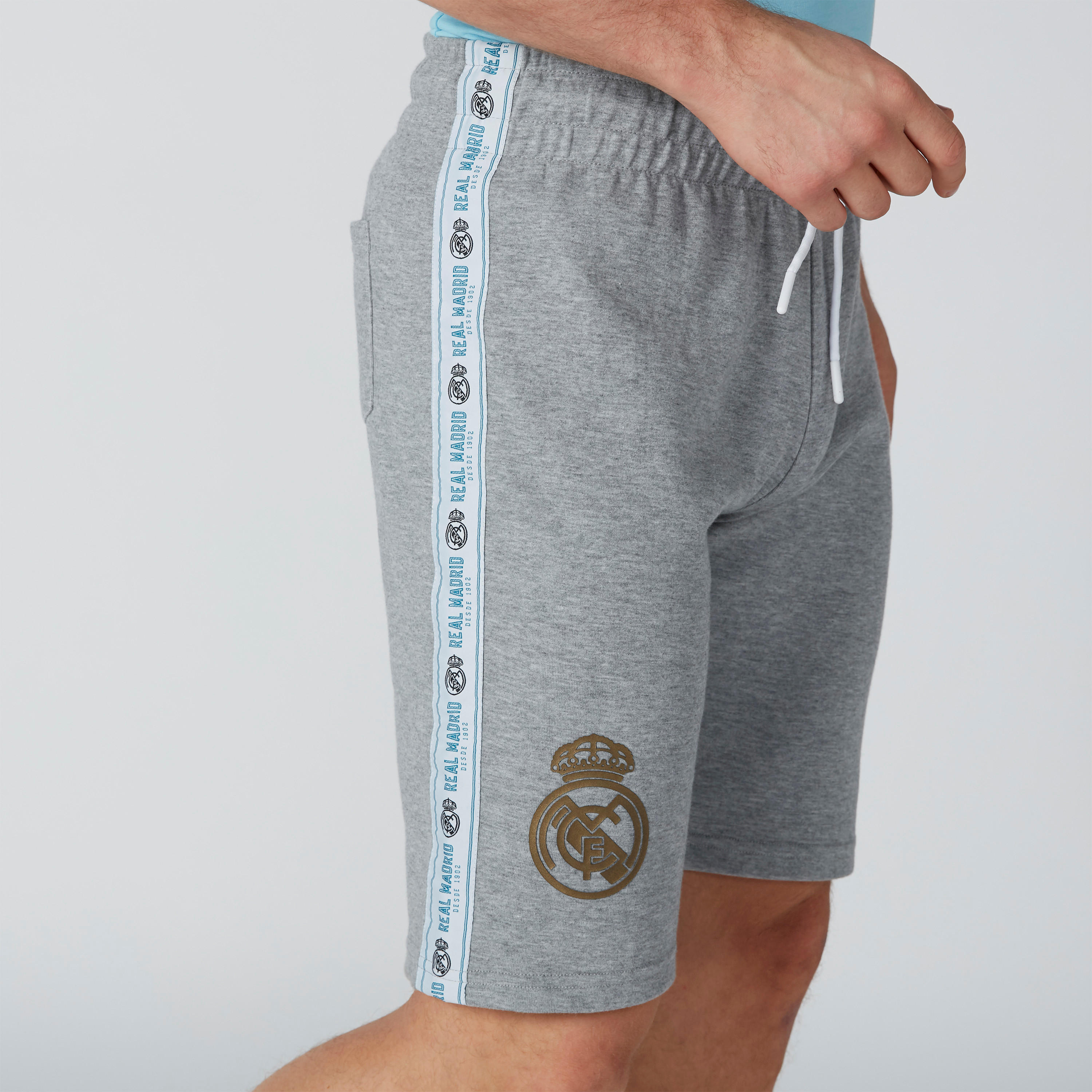 شورت رياضي برباط وجيوب وطبعات-men-clothing-sportswearandactivewear-bottoms-image-6
