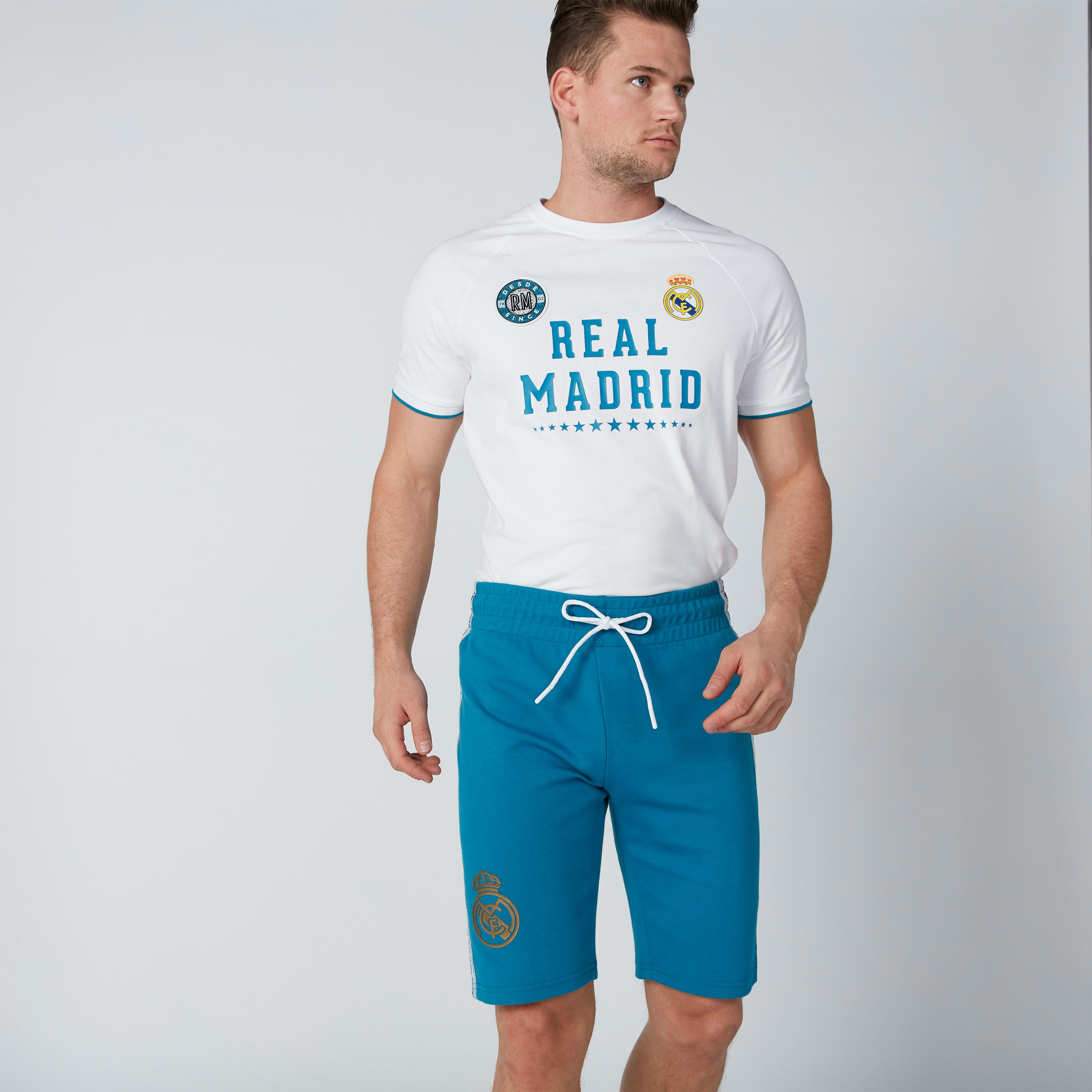 شورت رياضي برباط وجيوب وطبعات-men-clothing-sportswearandactivewear-bottoms-image-1