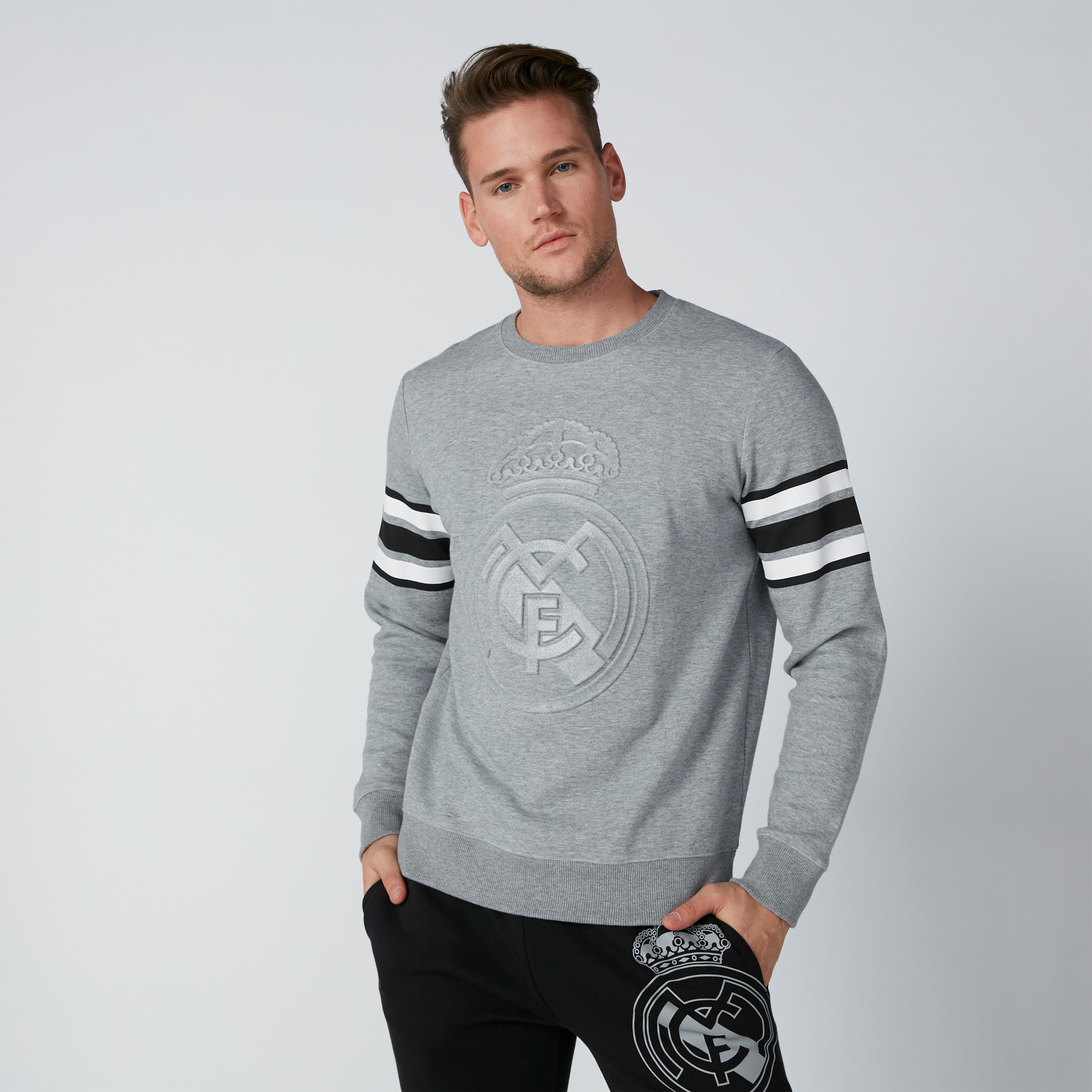 سويت شيرت منقوش بأكمام طويلة-men-winterwear-hoodiesandsweatshirts-image-1