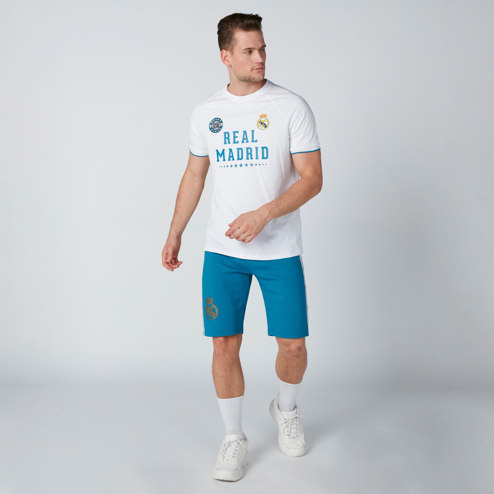 تيشيرت رياضي بياقة مستديرة وأكمام قصيرة وطبعات ريال مدريد-men-clothing-sportswearandactivewear-tshirtsandpolos-image-1