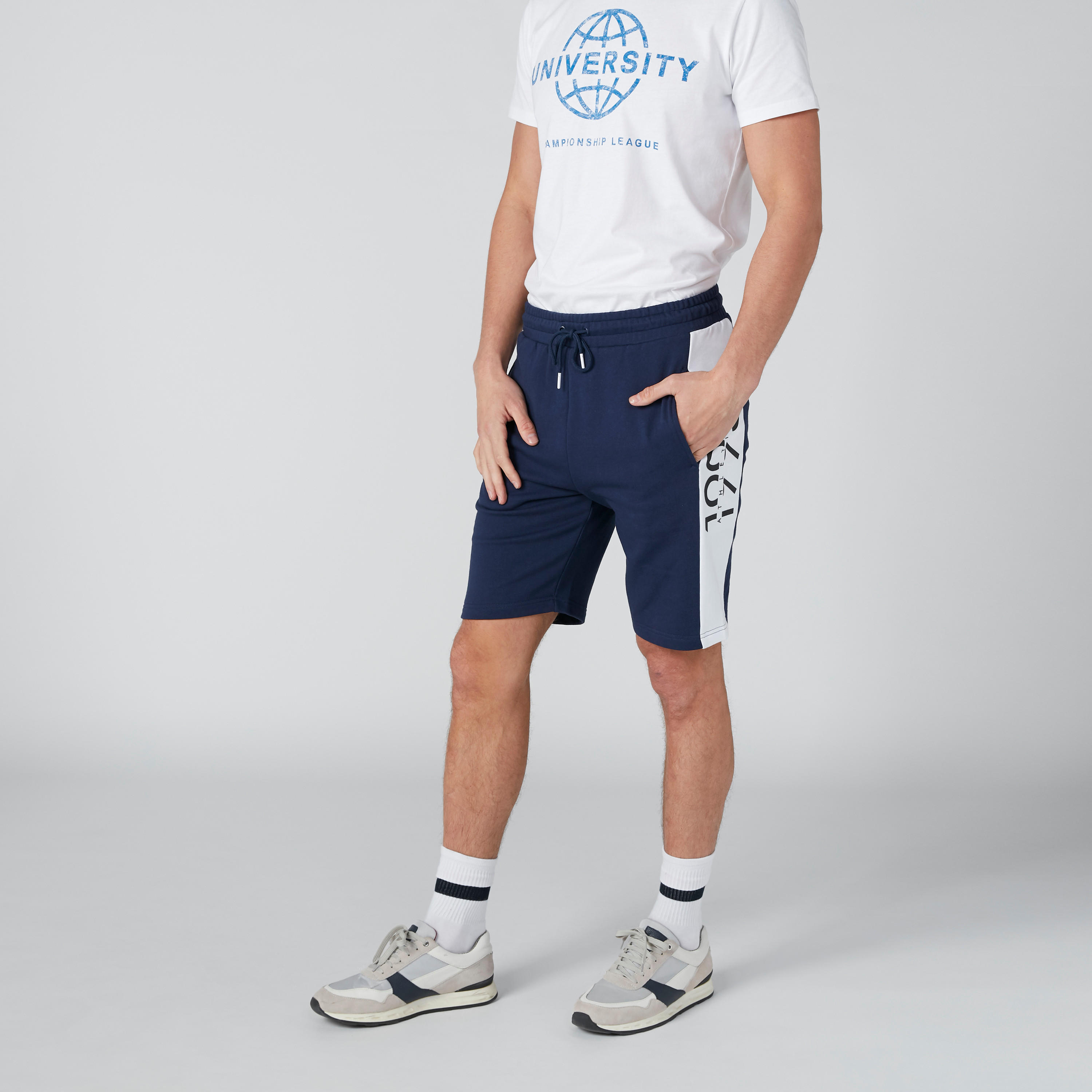 شورت بخصر متوسط الارتفاع ورباط وجيوب وطبعات-men-clothing-bottoms-shorts-image-4